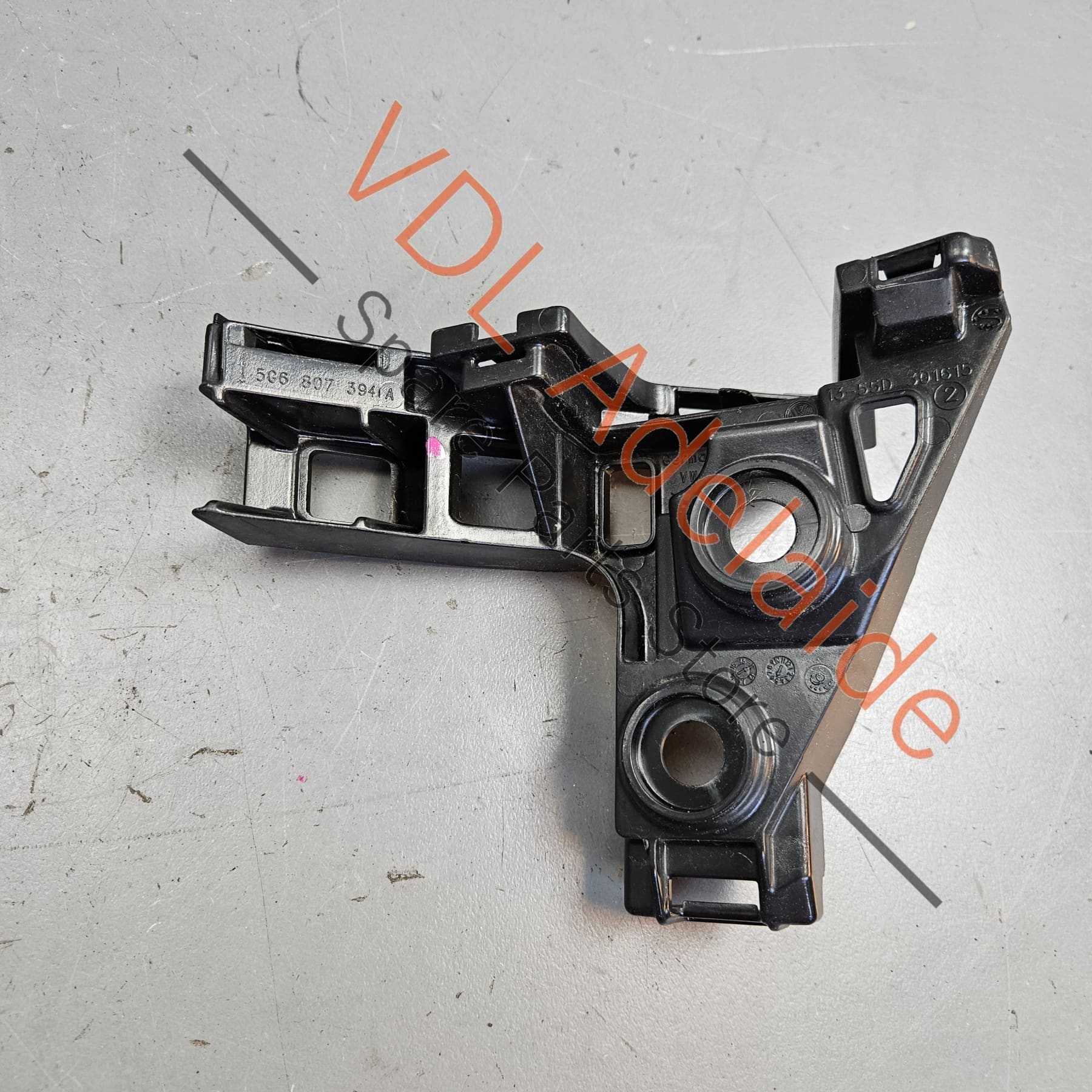 VW Golf MK7 Rear Right Bumper Bar Bracket 5G6807394A