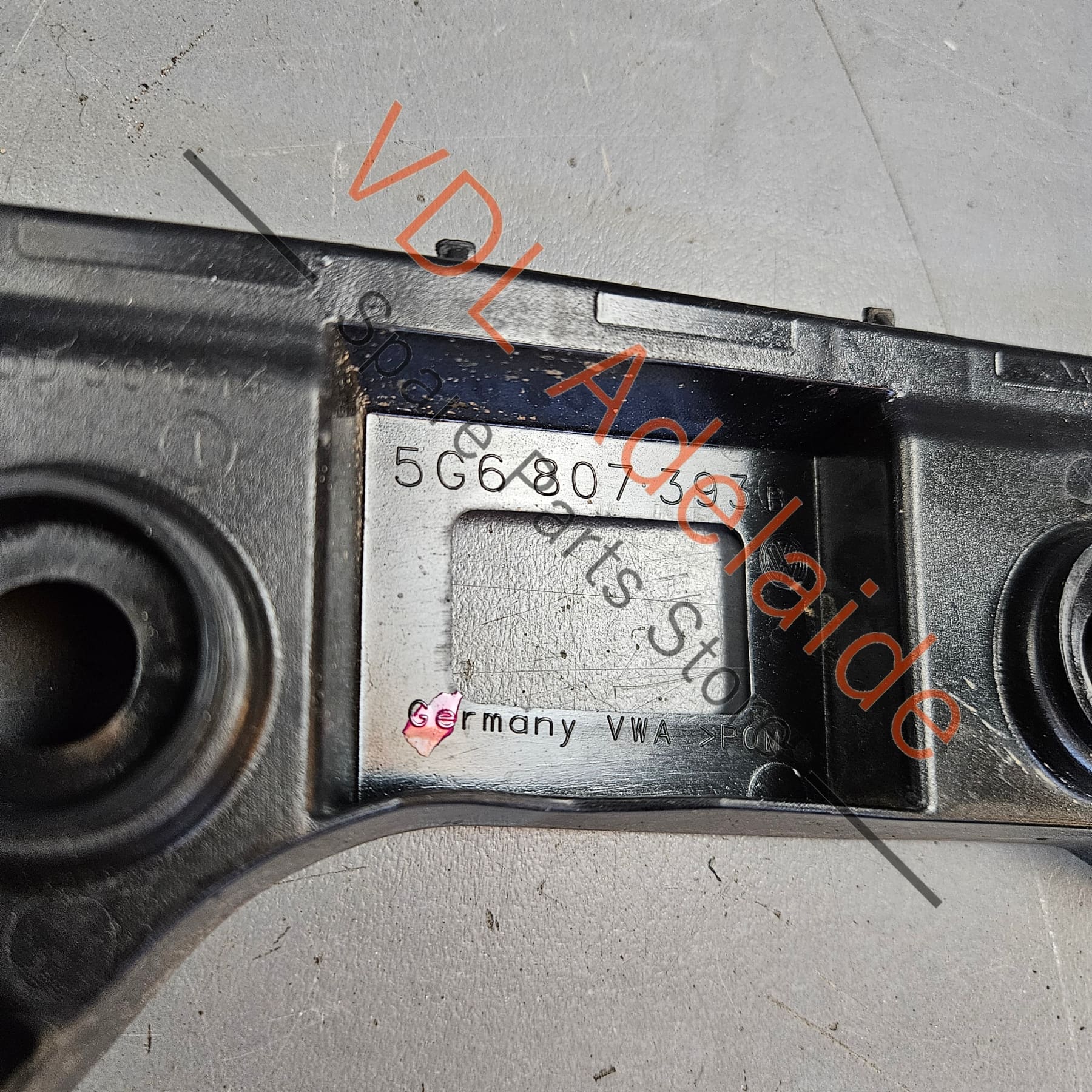 VW Golf MK7 Rear Left Bumper Bar Bracket 5G6807393 - Image 4