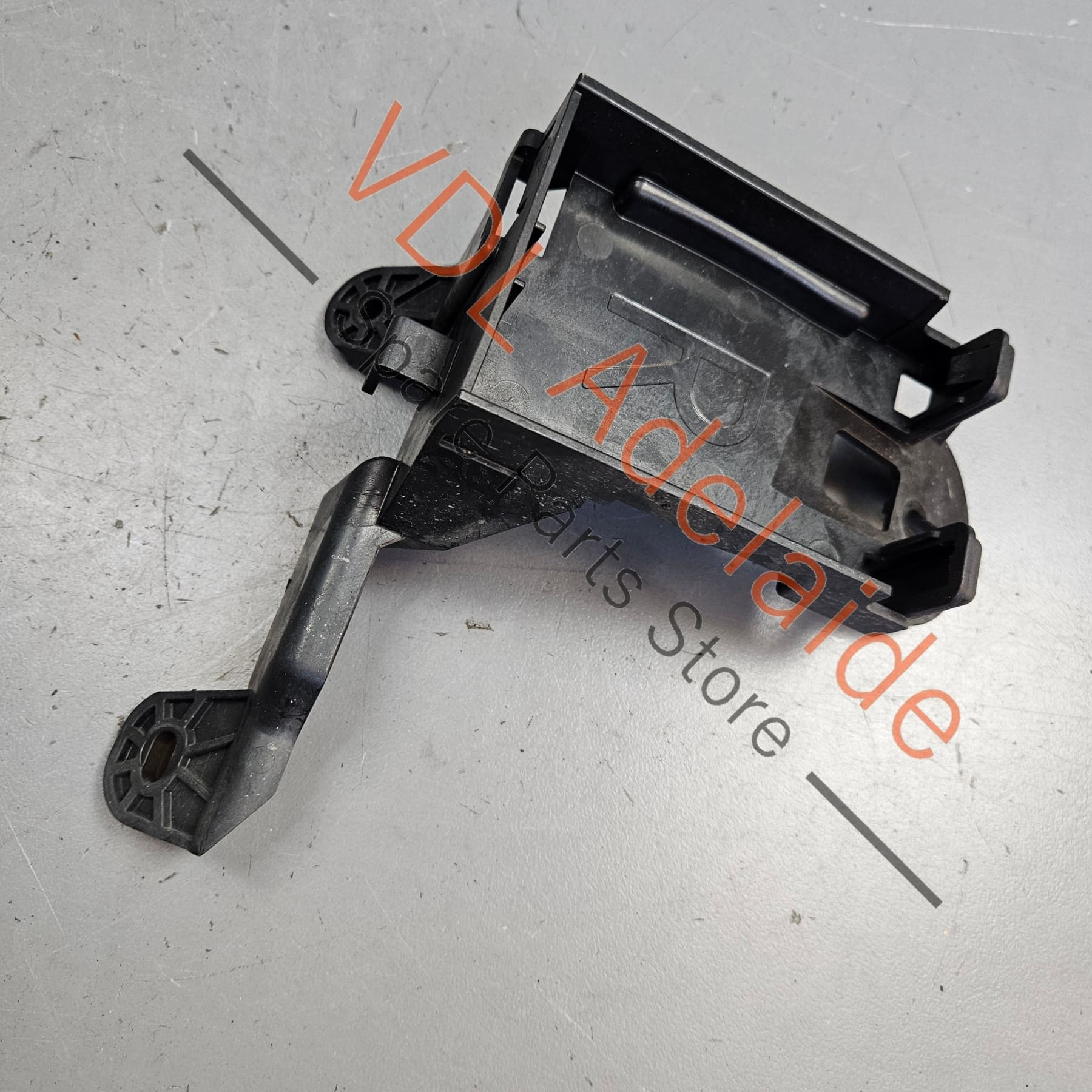 VW Golf Audi A3 Blind Spot Radar Rear Right Mounting Bracket 5G6907456C