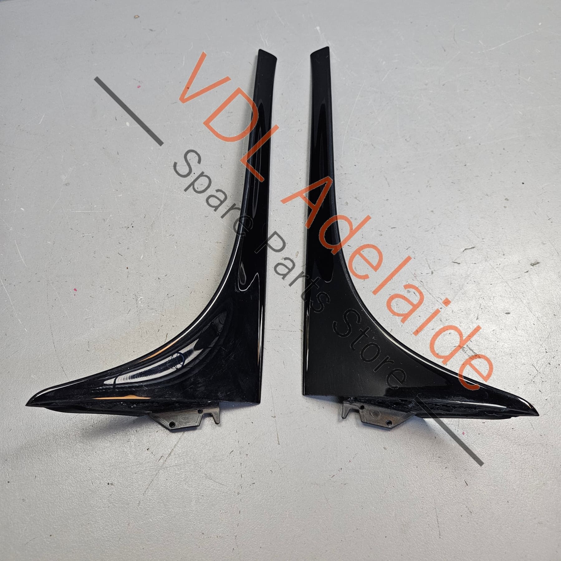 VW Golf MK7 7.5 R Rear Window Spoiler Set Left & Right 5G6805946C 5G6805945C - Image 3