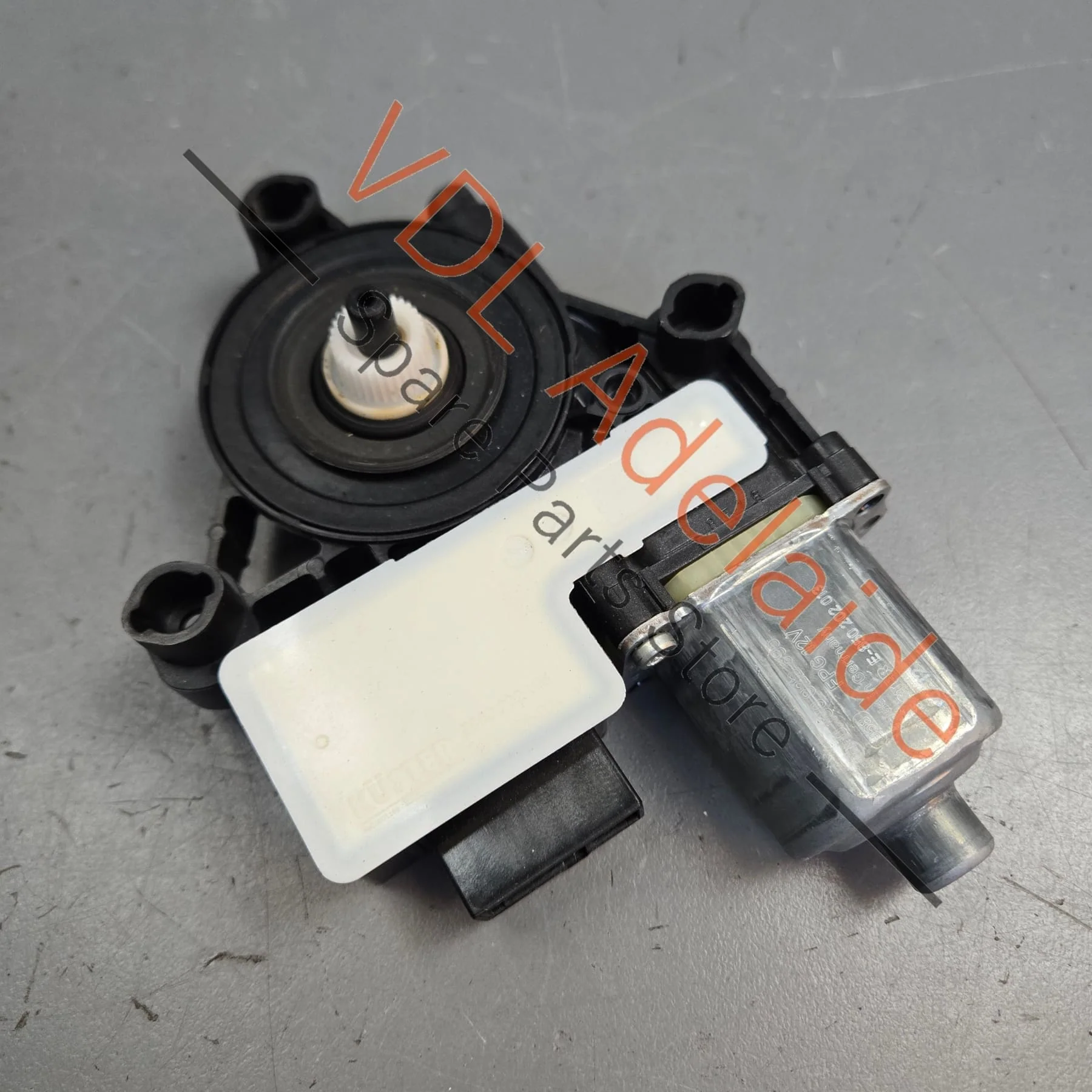 Volkswagen VW Golf Mk7 Left Rear Window Regulator Motor 5Q0959407 - Image 2