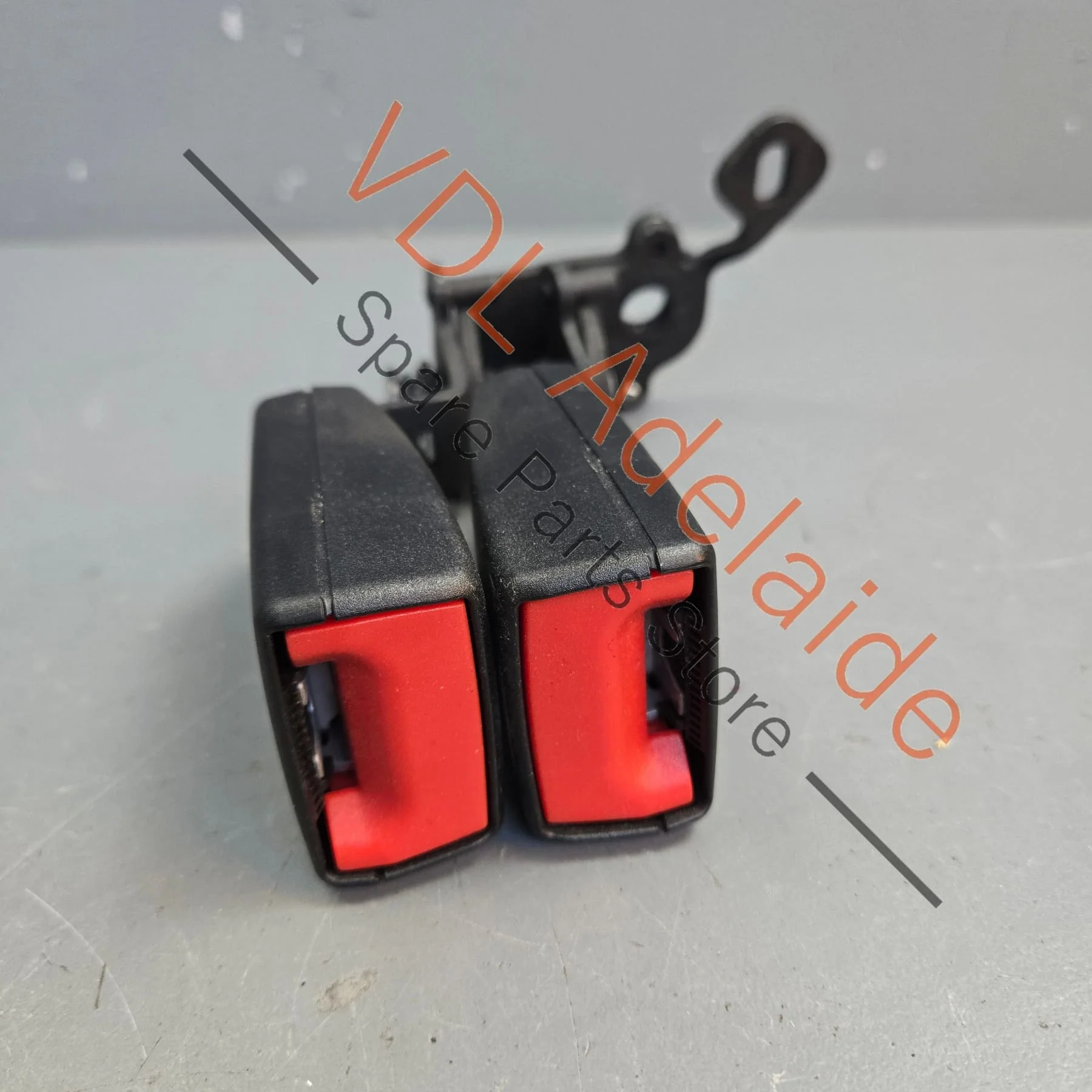 VW Golf MK7 Rear Double Seat Belt Seatbelt Clip Clasp Catch 8V0857739 QVZ