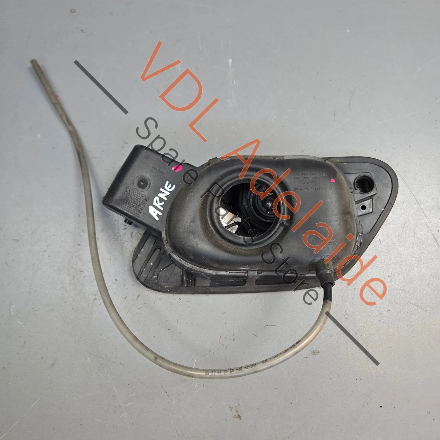 VW Golf MK7 Fuel Filler Flap Cap 5G0809909 5G0809857 Indium Grey LR7H X3X3 - Image 4