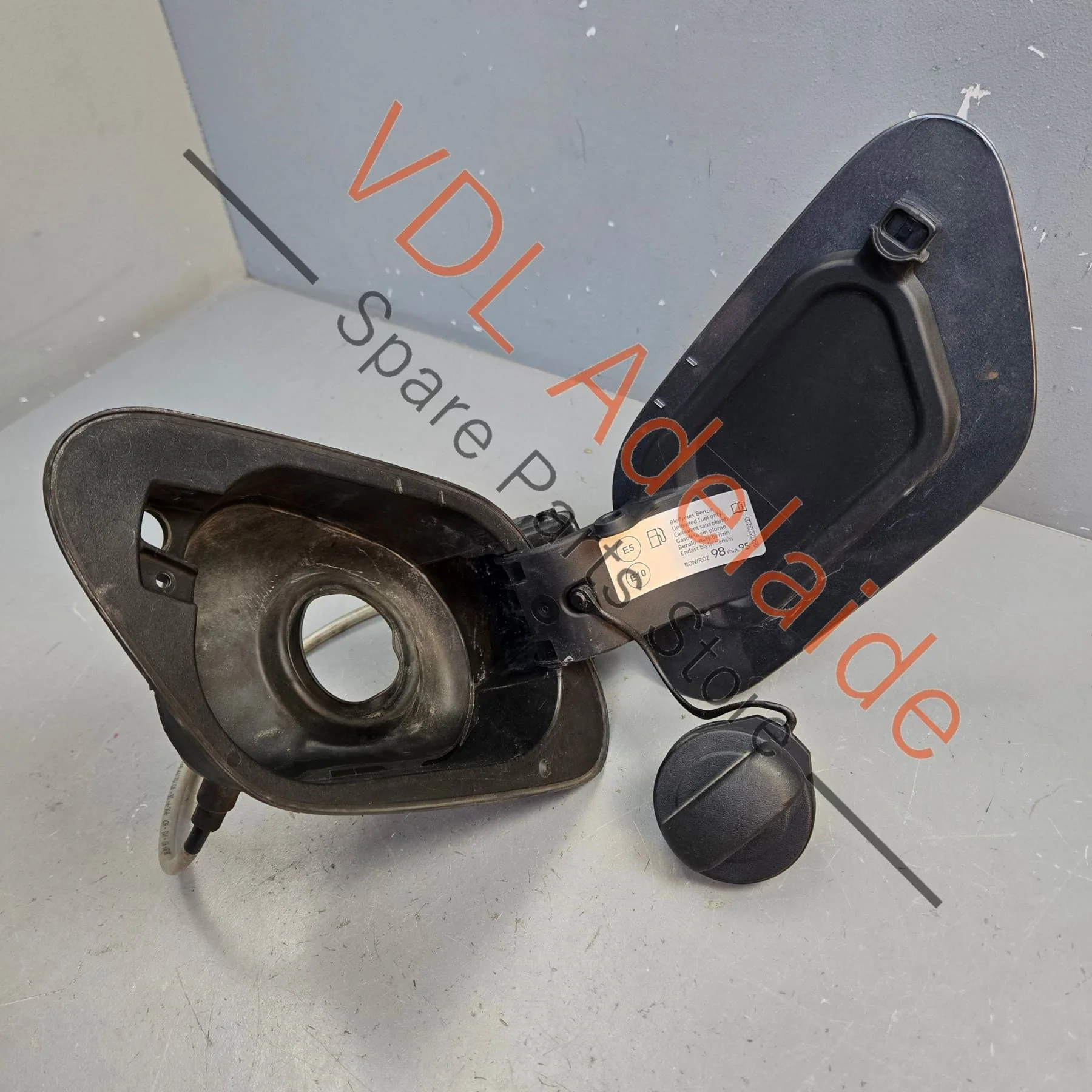 VW Golf MK7 Fuel Filler Flap Cap 5G0809909 5G0809857 Indium Grey LR7H X3X3 - Image 6