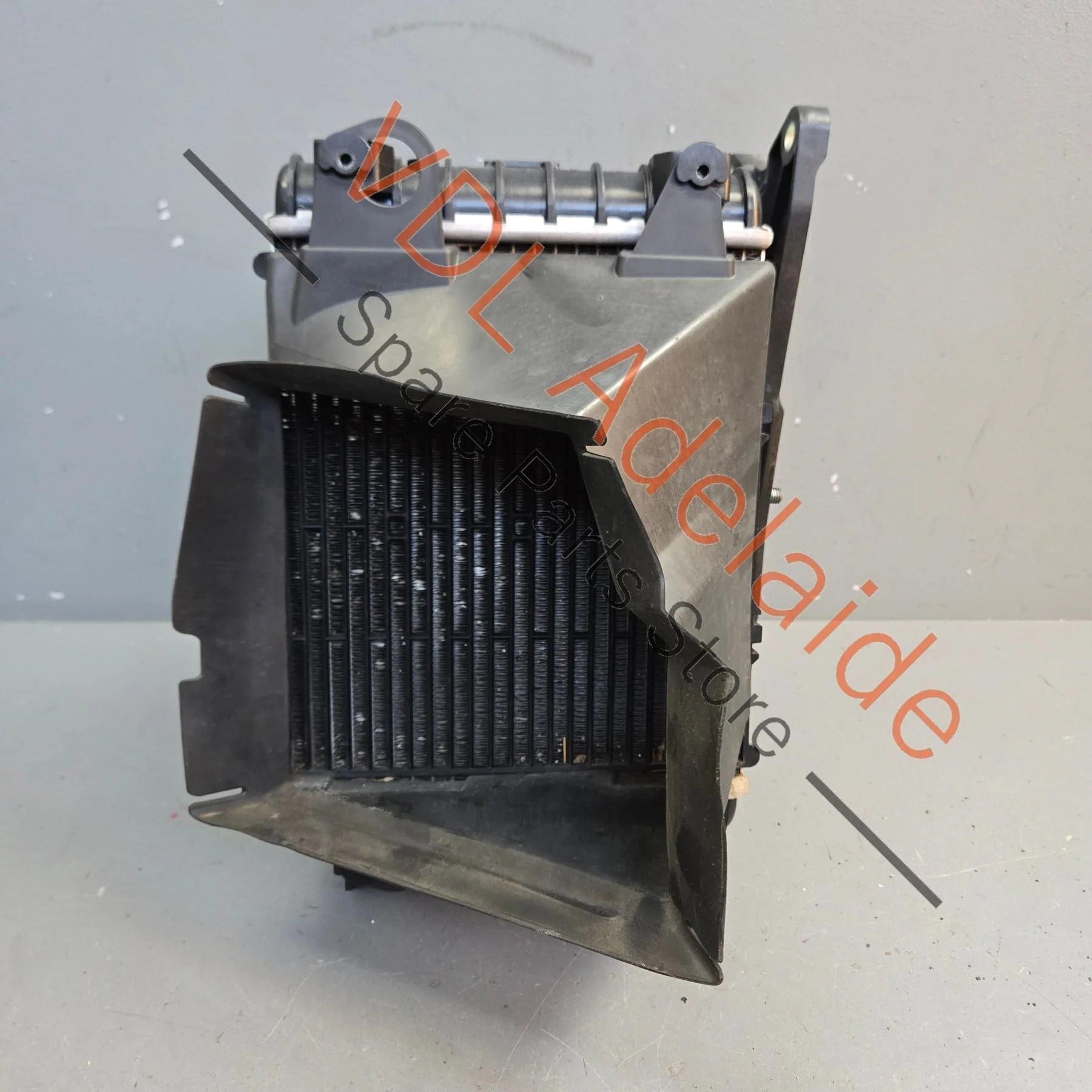 VW Golf R MK7 7.5 Front Right Small Additional Radiator Cooler Assembly 5Q0121251HA 5Q0121093FA 5G0117334C