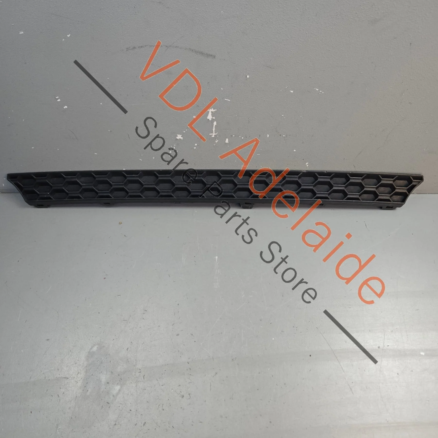 VW Golf R MK7.5 Rear Bumper Honeycomb Trim 5G6853333A - Image 3