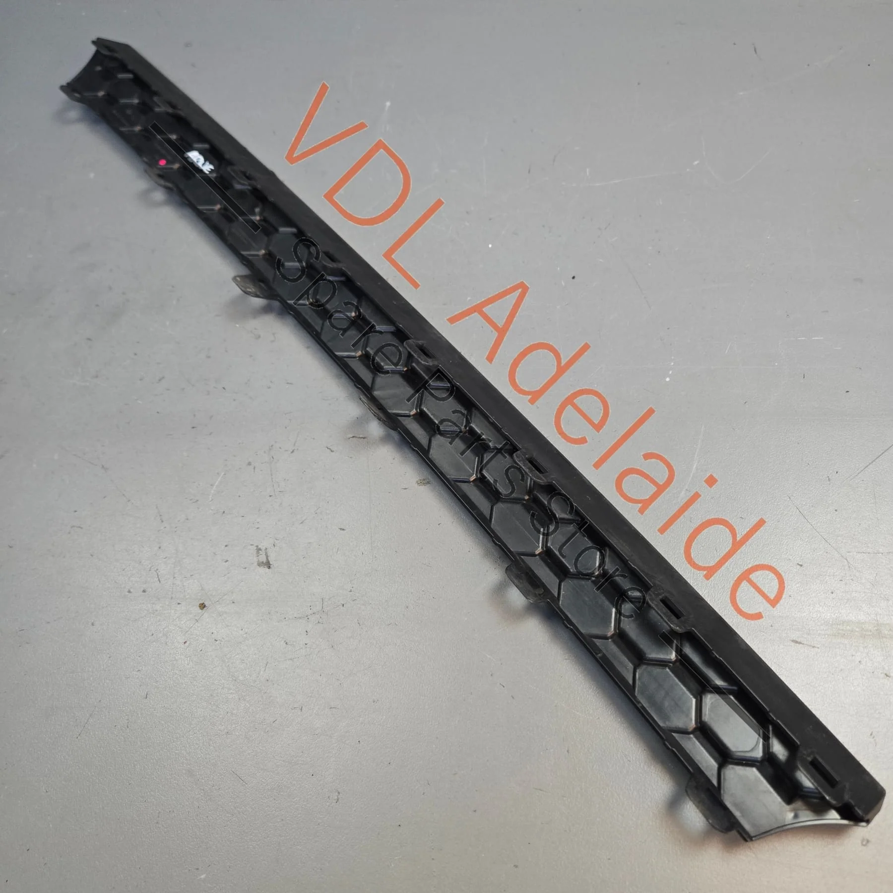 VW Golf R MK7.5 Rear Bumper Honeycomb Trim 5G6853333A - Image 6