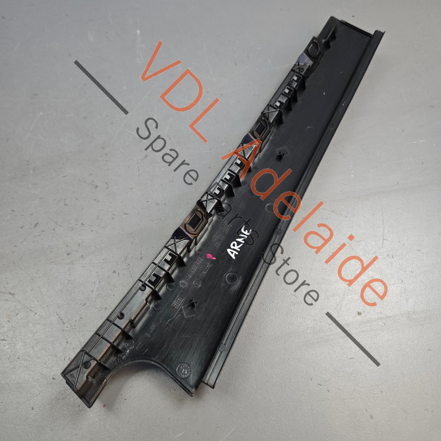 VW Golf Mk7 Rear Left Exterior Trim for Door Window Frame 5G6839901B - Image 4