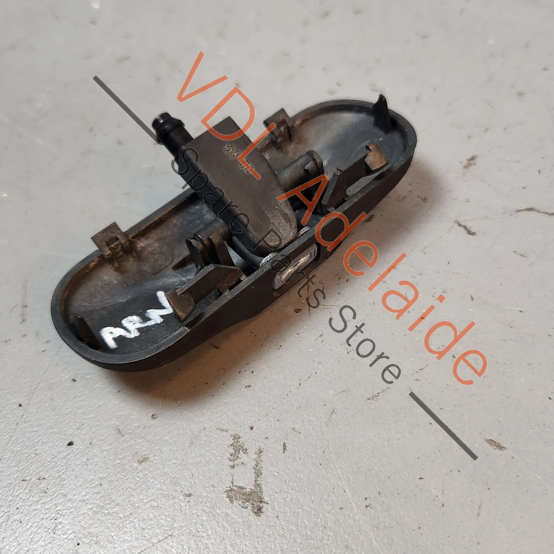 VW Golf MK7 Windscreen Washer Nozzle Jet 5M0955985C - Image 2