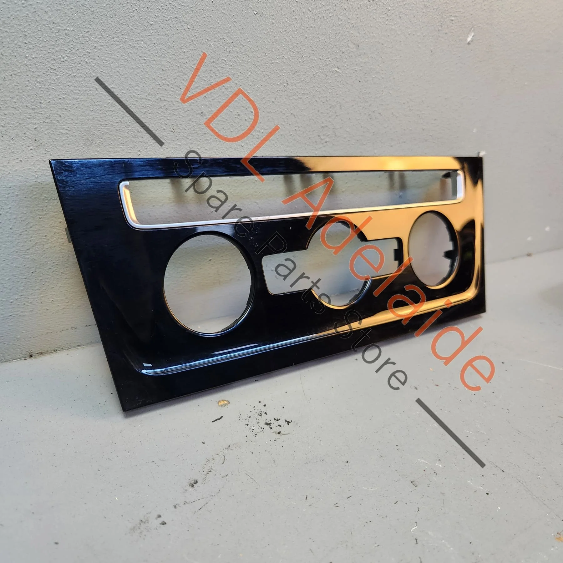 VW Golf MK7 Trim for fresh air heater controls Gloss Black 5G2863042C TAI - Image 5
