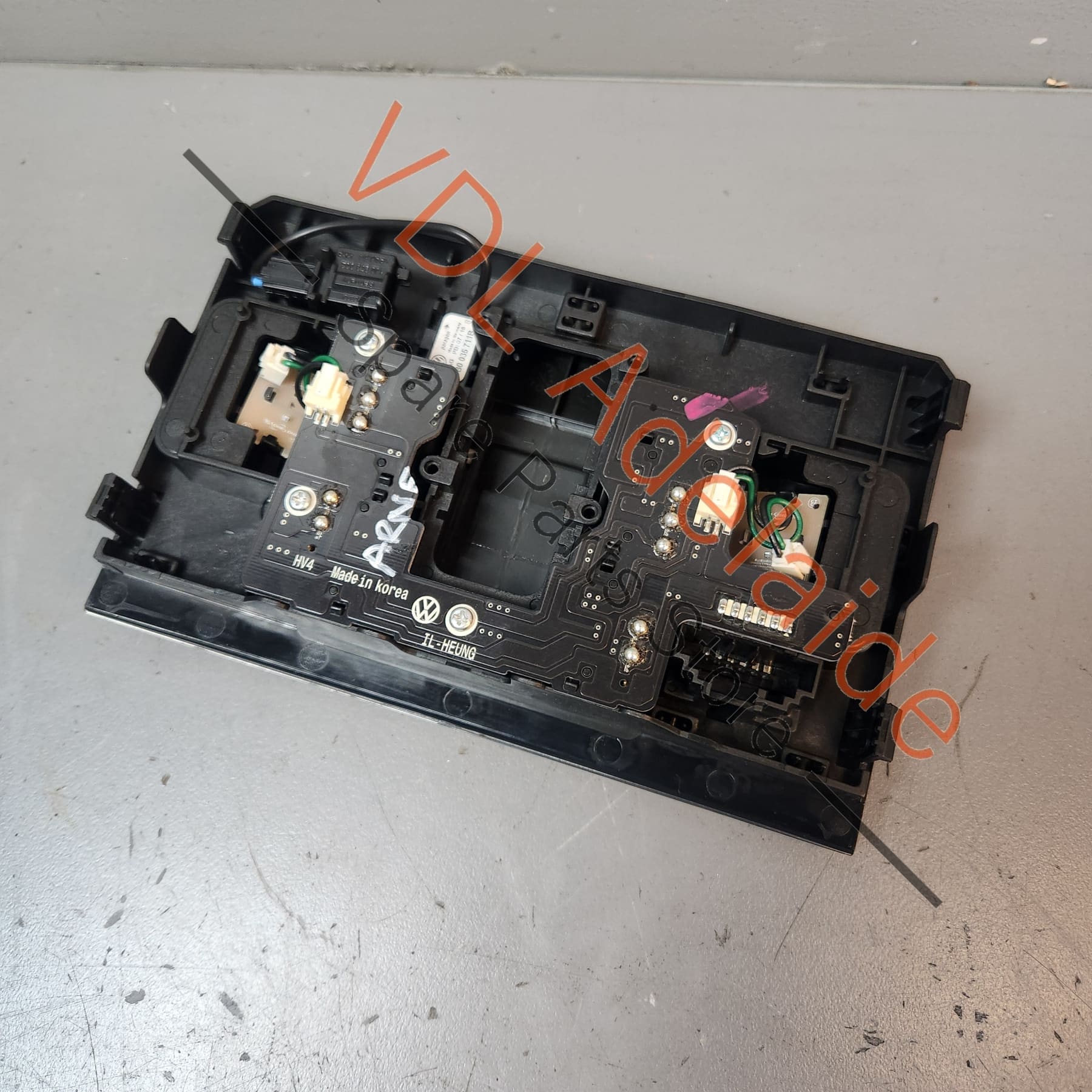 VW Golf Mk7.5 LED Front Interior & Reading Light Black 5TA947105B WHI - Image 2