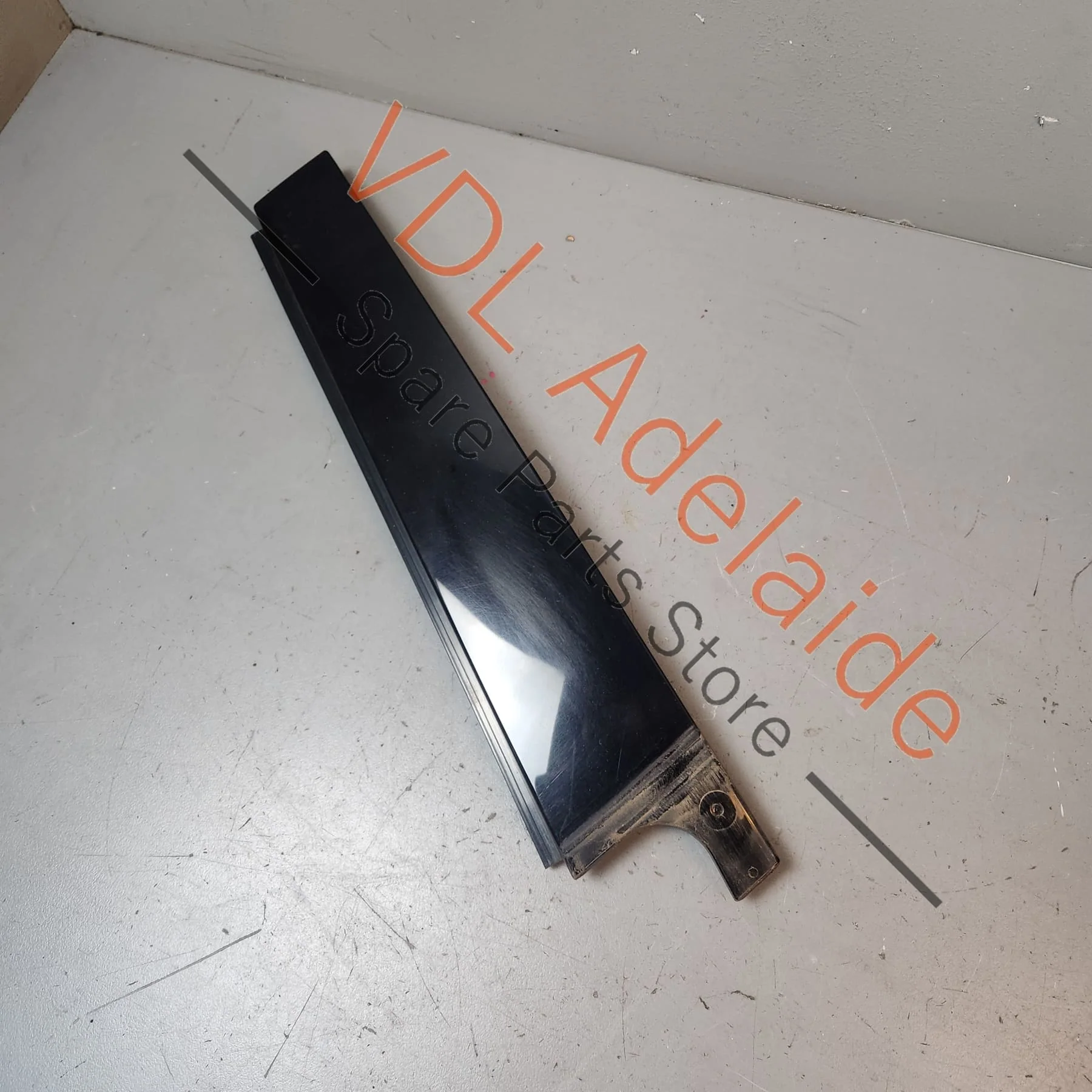 VW Golf Mk7 Gloss Black Rear Left B Pillar Exterior Trim for Door Window Frame 5G6839901B