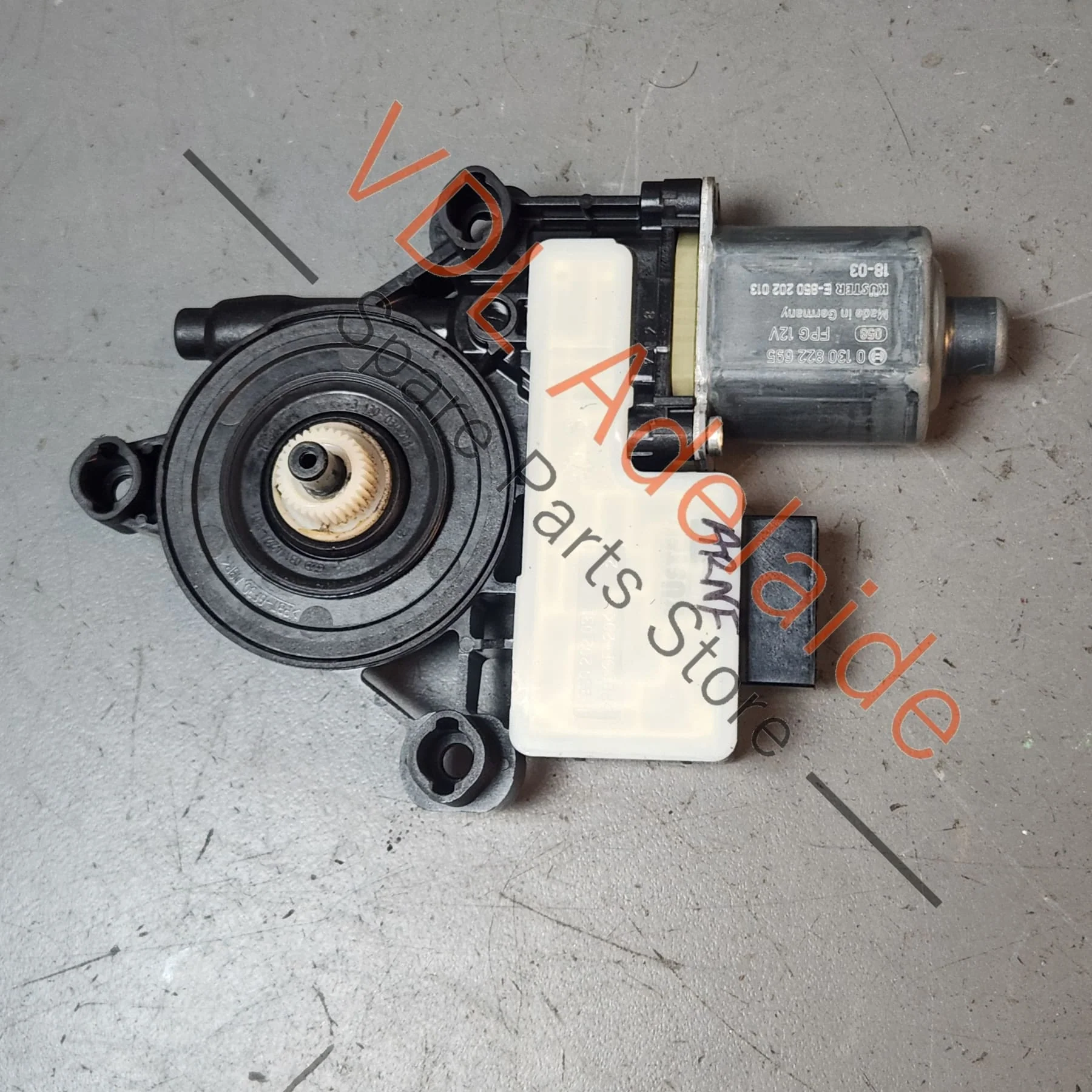 VW Golf MK7 Rear Left Window Regulator Motor 5Q0959407 5Q0959811D 0130822695 - Image 2