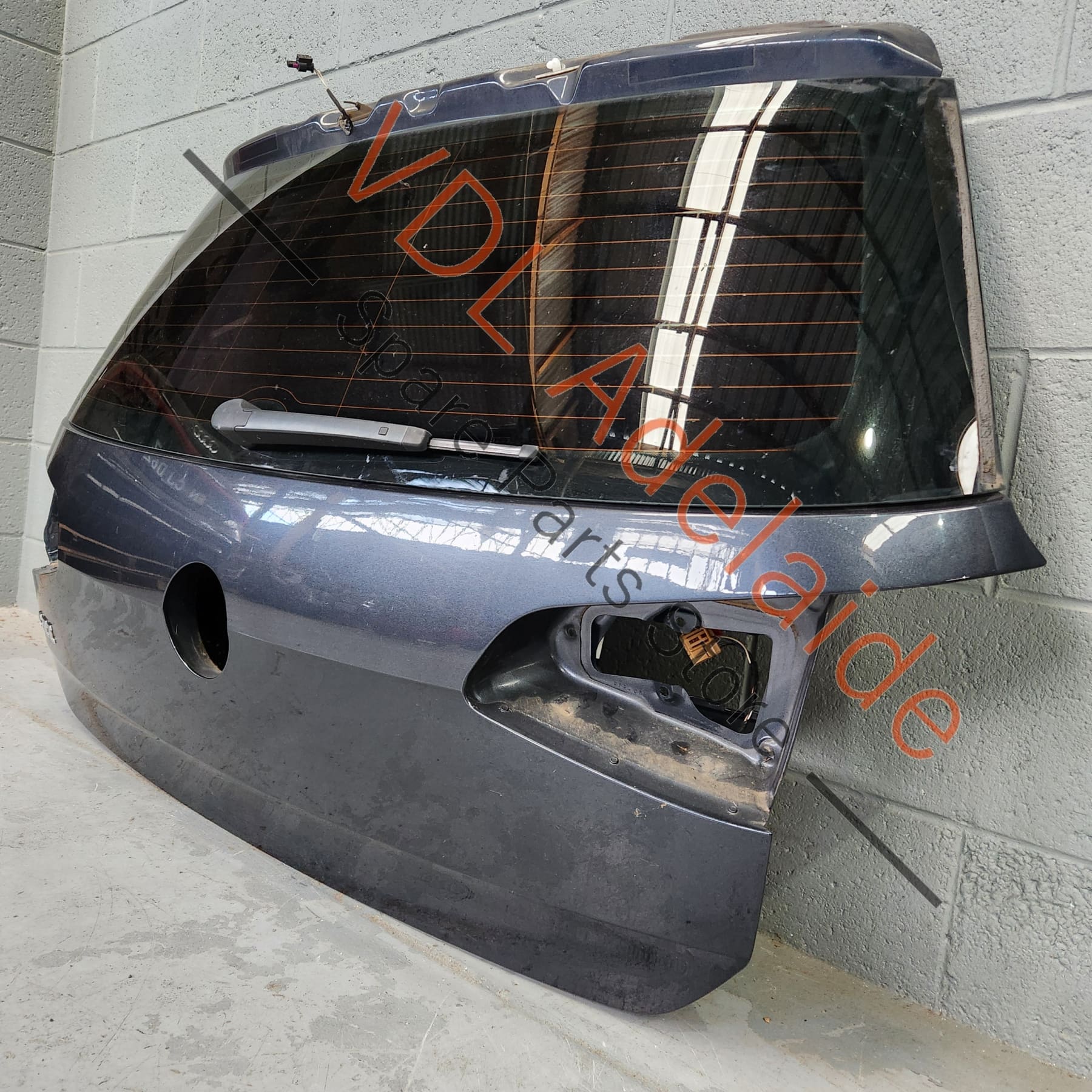 VW Golf MK7 Bootlid Boot Trunk Rear Hatch Lid Door Panel Shell w Green Glass, Dark Iron Blue Metallic 8P8P LD5G 5G6827025K 5G6845051BJ NVB - Image 5