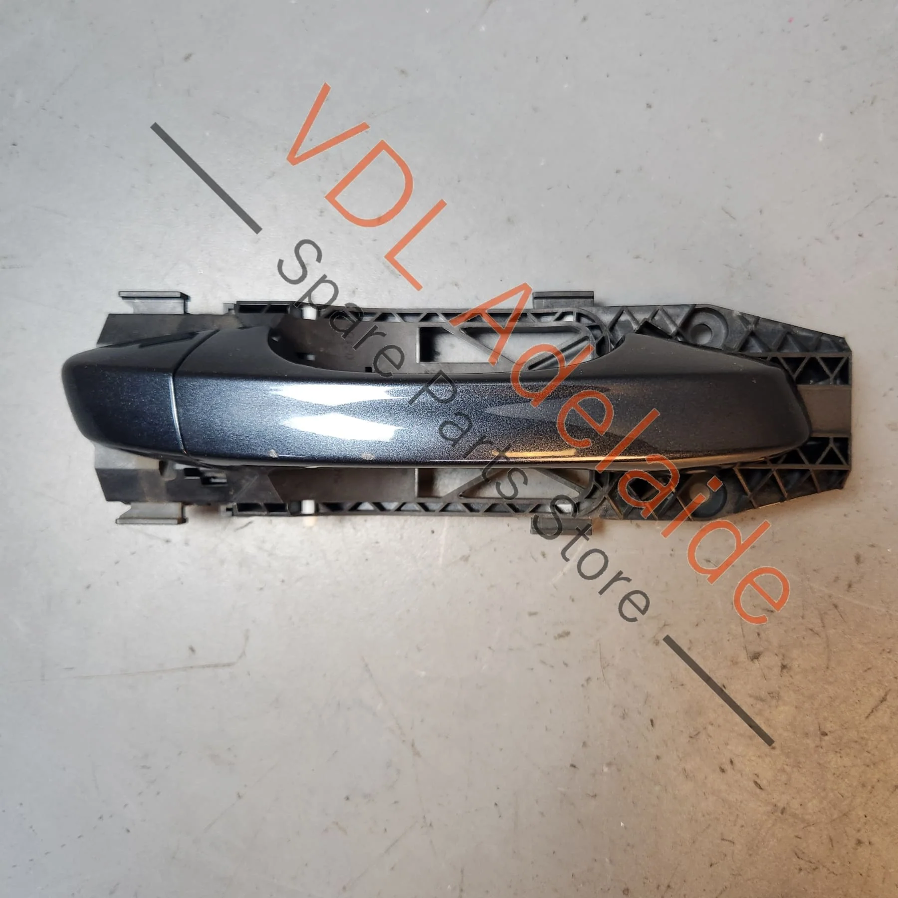 VW Golf MK7 7.5 Right Side Exterior Door Handle and Mounting Bar 5G0837205N GRU 5N0839885H Dark Iron Blue Metallic 8P8P LD5G