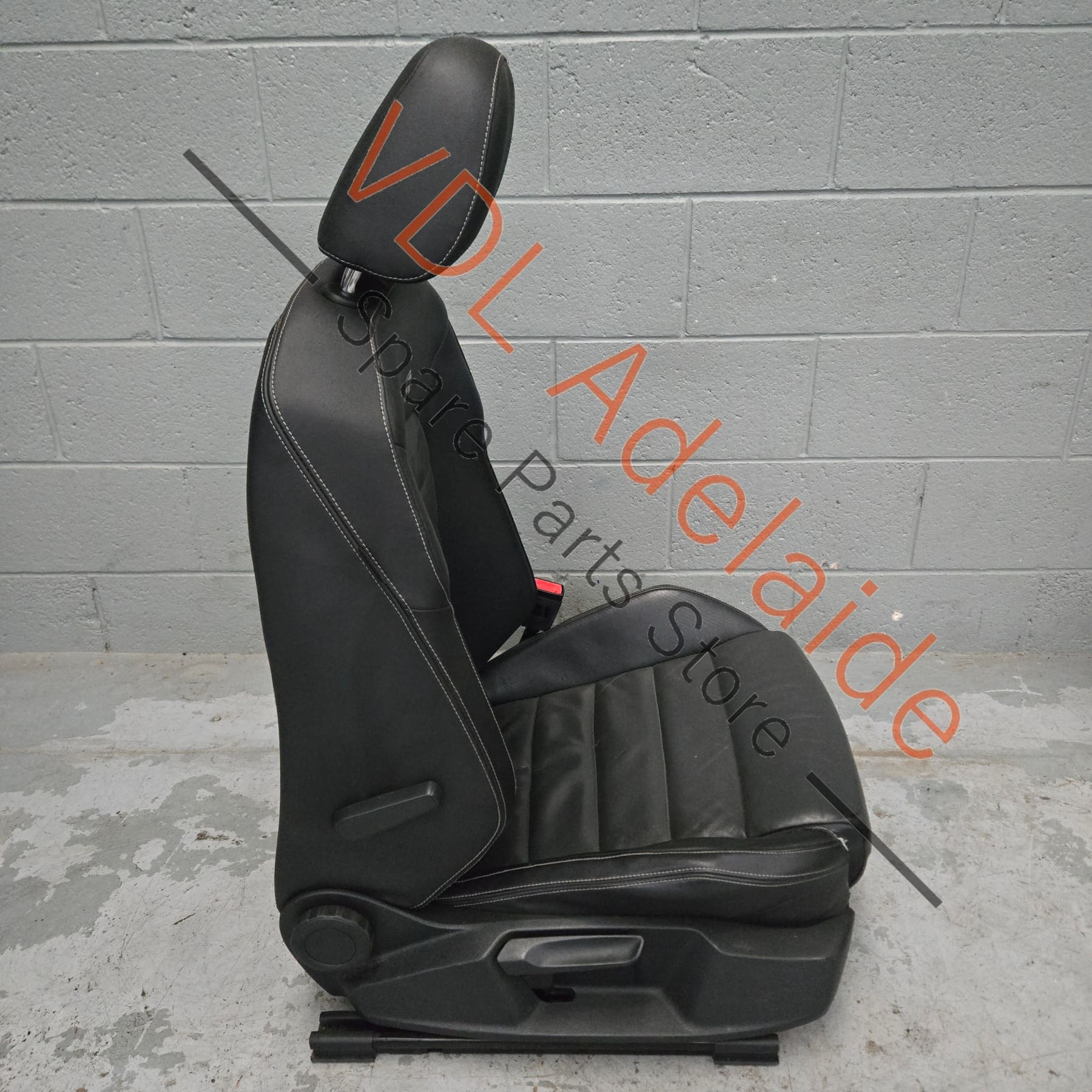 VW Golf R MK7 Wolfsburg Front Right Seat Drivers Carbon Leather - Image 10