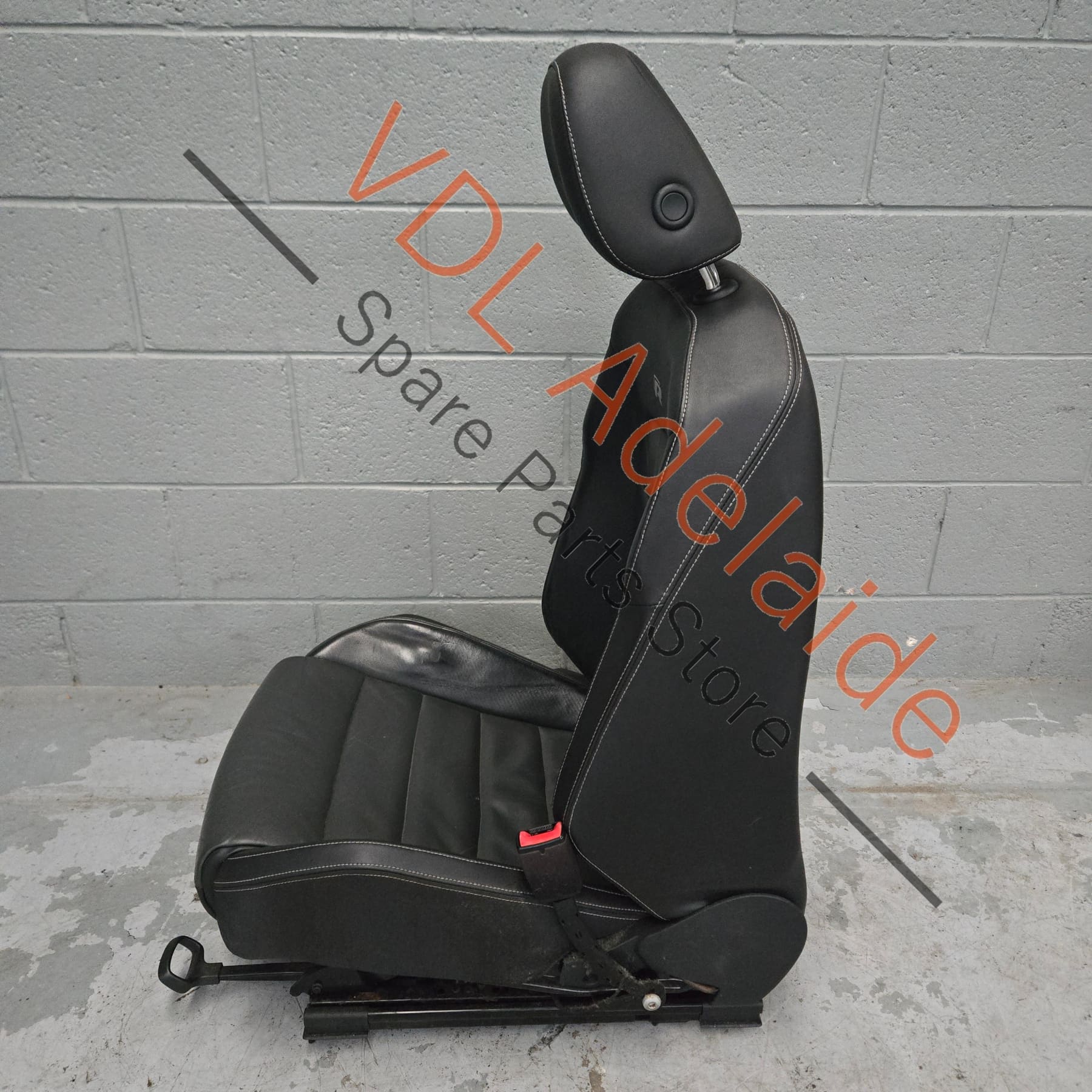 VW Golf R MK7 Wolfsburg Front Right Seat Drivers Carbon Leather - Image 12