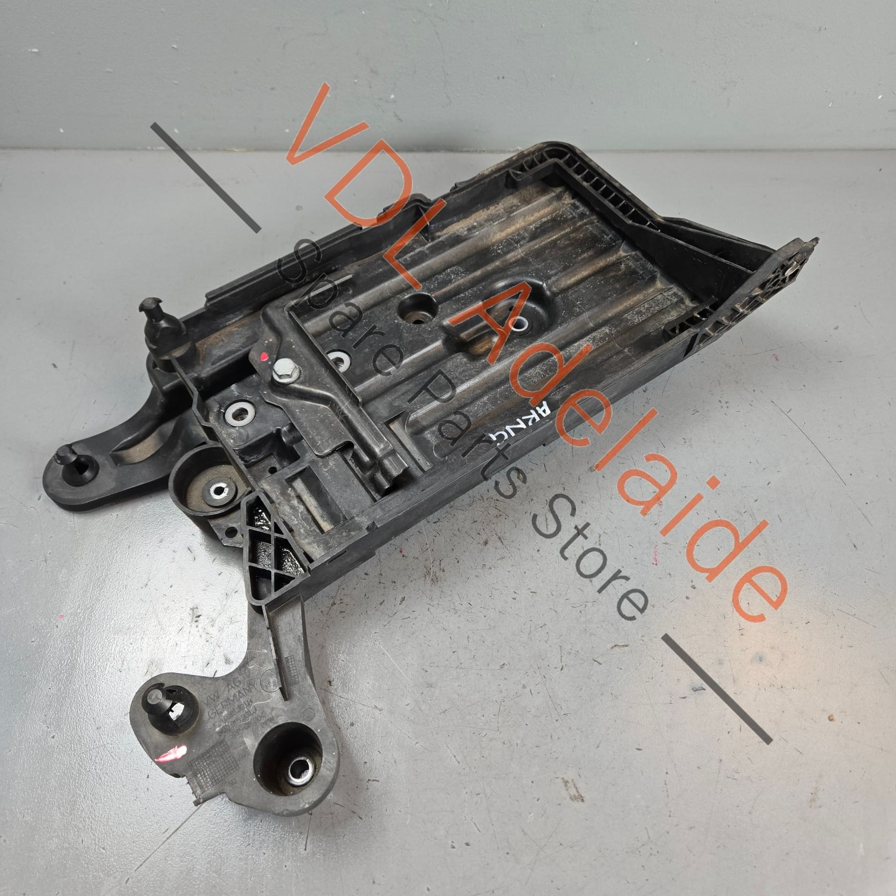 VW Golf MK7 Battery Tray 5Q0915321H 5Q0915331J 5Q0915331K