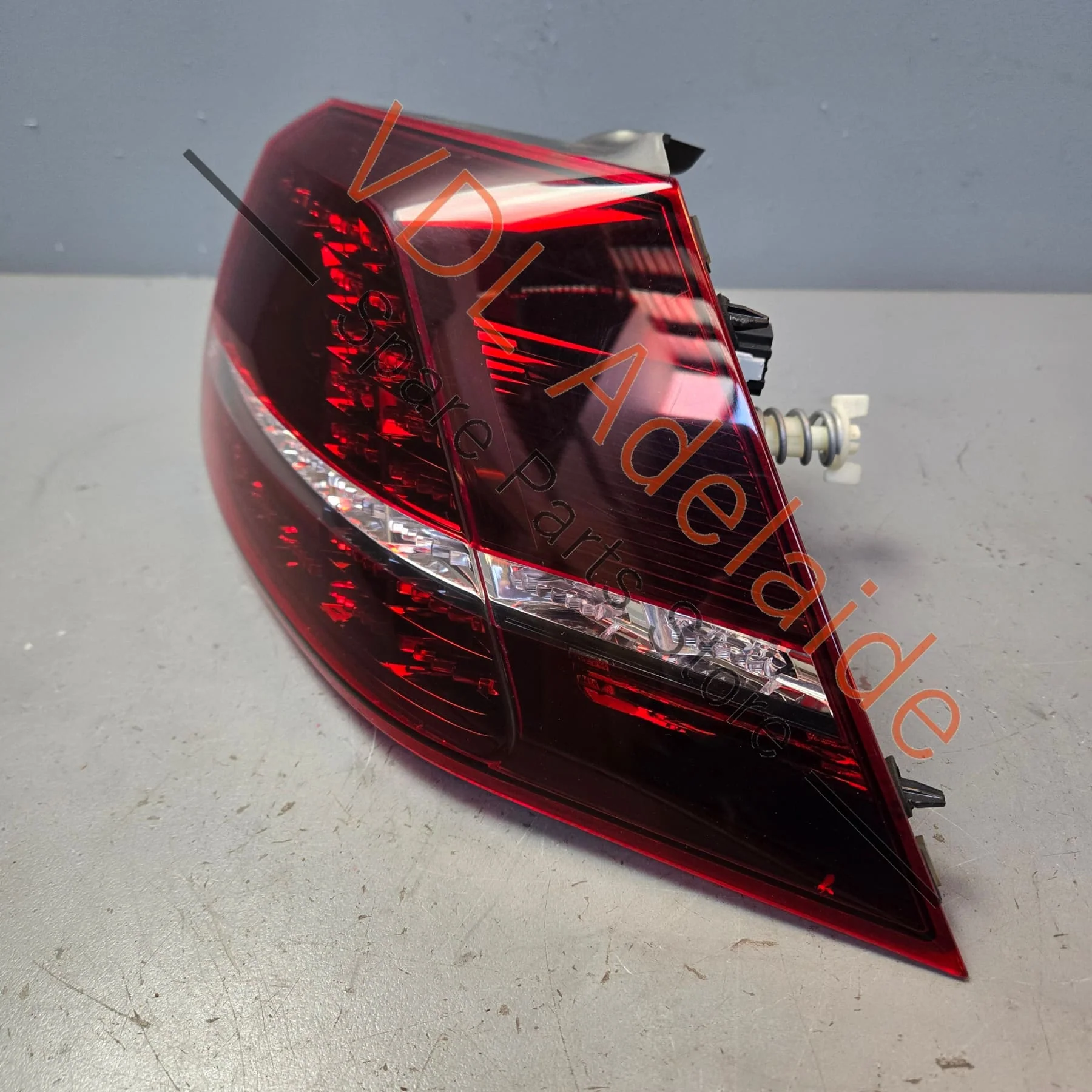 VW Golf MK7 R Right Outer LED Tail Light Taillight 5G0945208C - Image 2