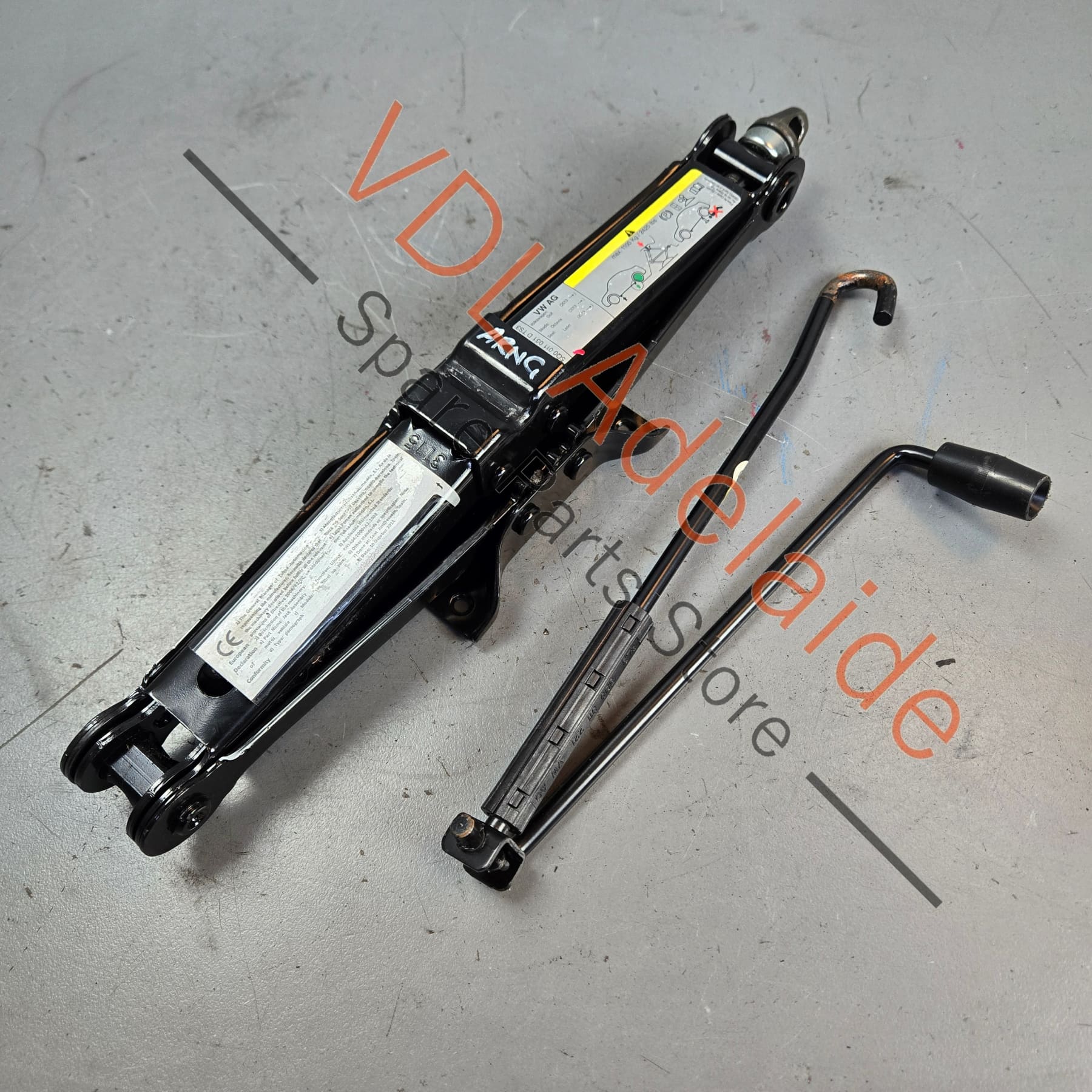 VW Golf MK7 Emergency Flat Tyre Jack 5Q0011031D