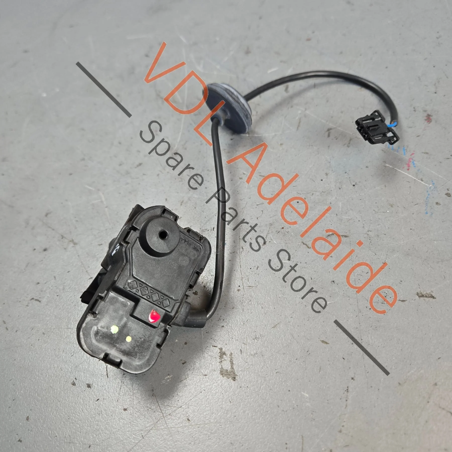 VW Golf R Mk7 Fuel Filler Door Flap Open Release Control Element Mechanism 5C6810773H 5C6810773K