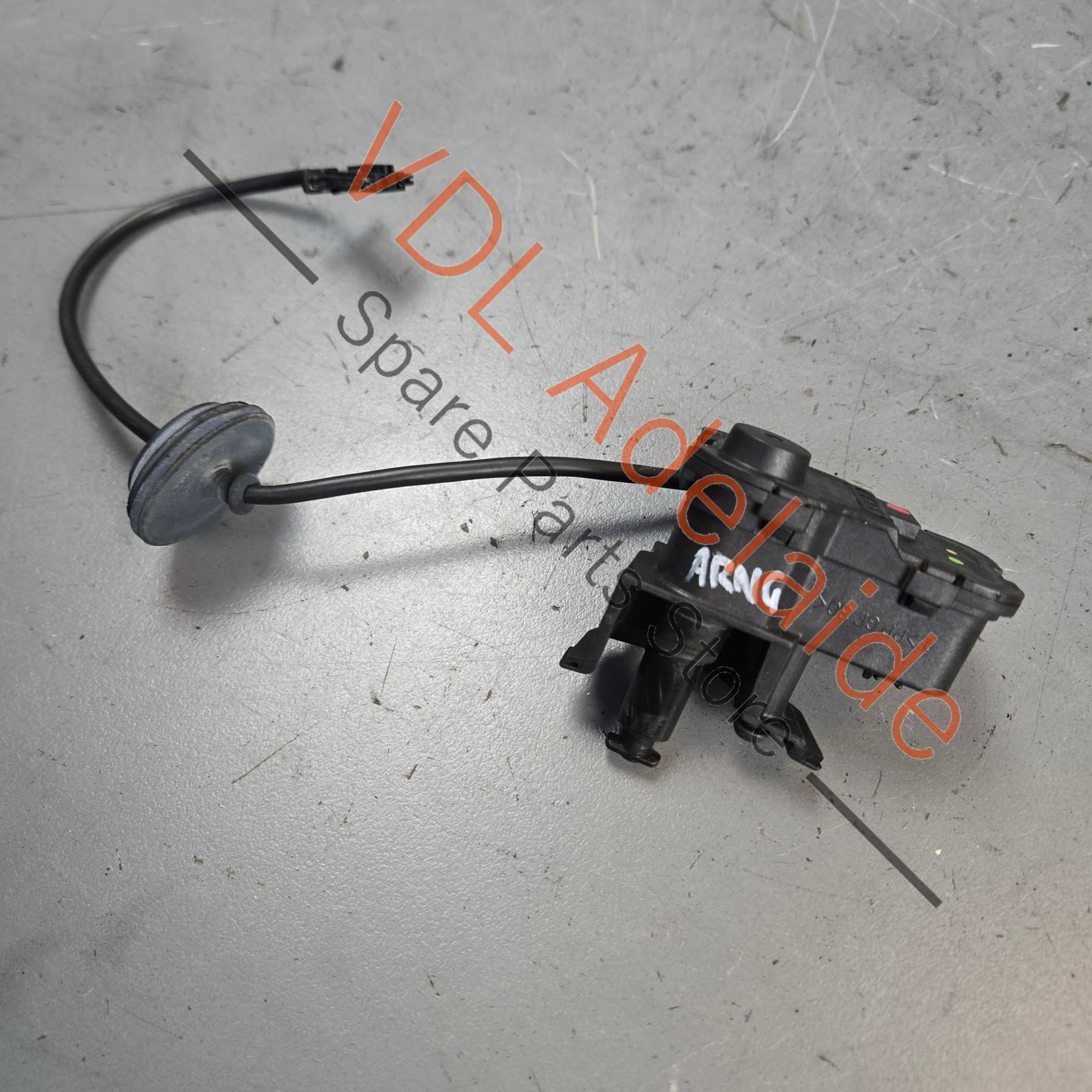 VW Golf R Mk7 Fuel Filler Door Flap Open Release Control Element Mechanism 5C6810773H 5C6810773K - Image 2