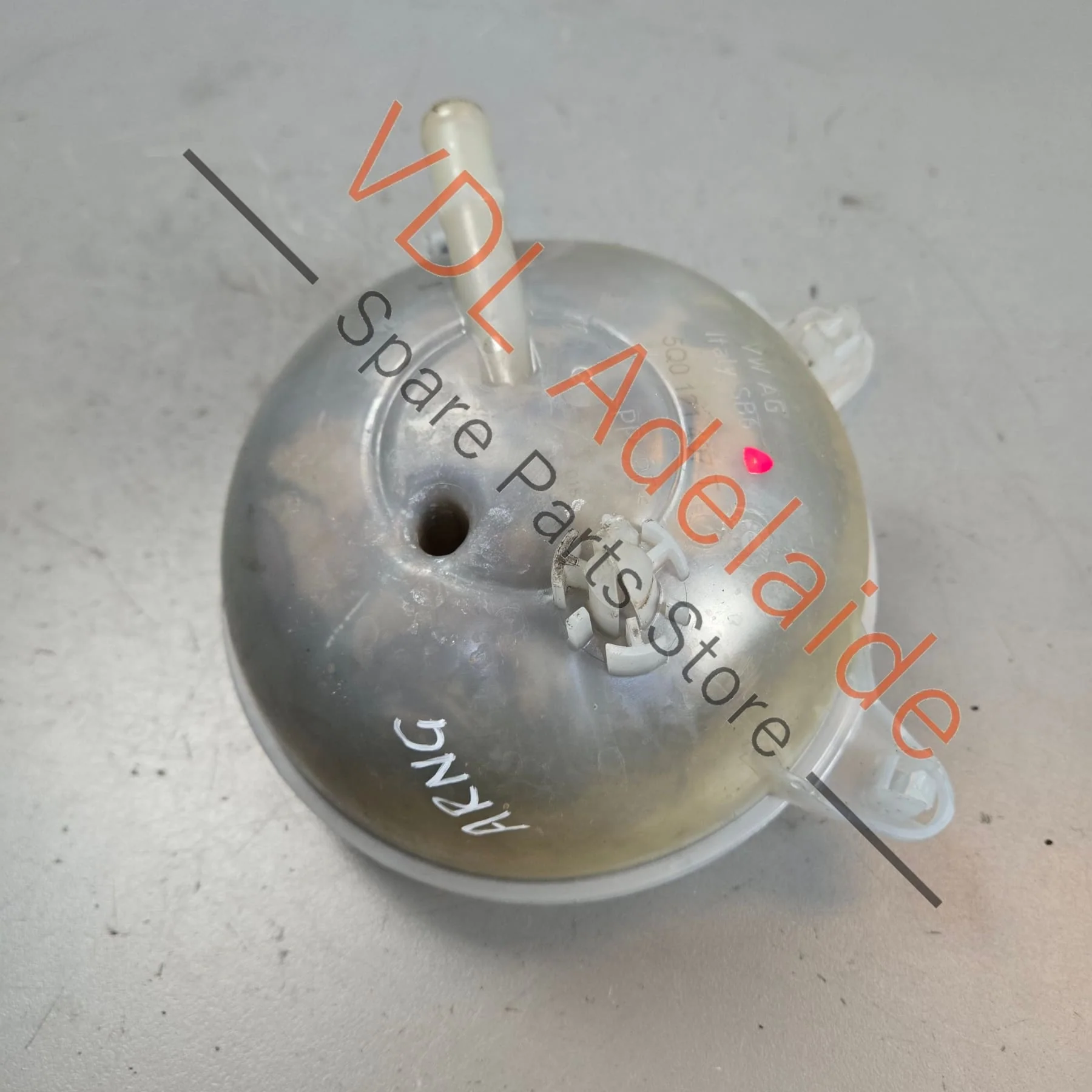 VW Golf MK7 Water Coolant Tank Reservoir with Cap 2Q0121321A 5Q0121407T - Image 3