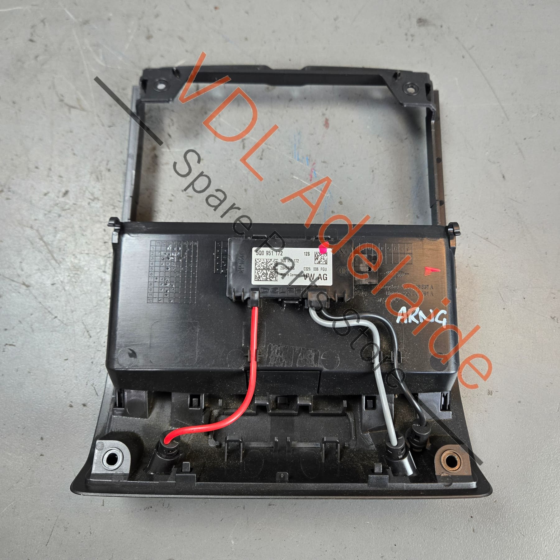 VW Golf MK7 Overhead Roof Console Storage Tray for Glasses w Anti Theft Sensor Alarm 5Q0951172A - Image 5