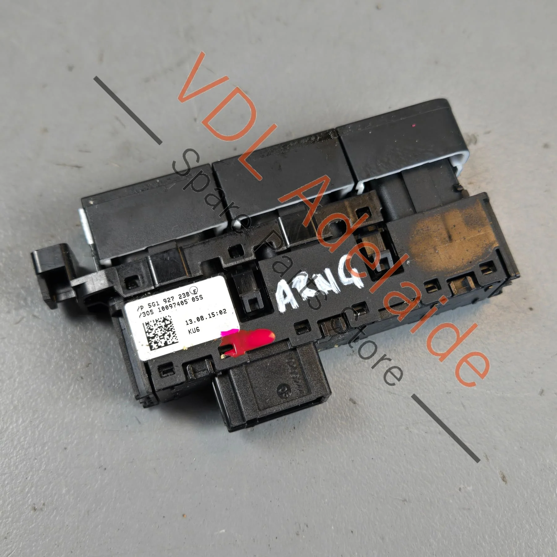 VW Golf MK7 7.5 Centre Console Button for Parking Aid Switch 5G1927238E WZU - Image 2