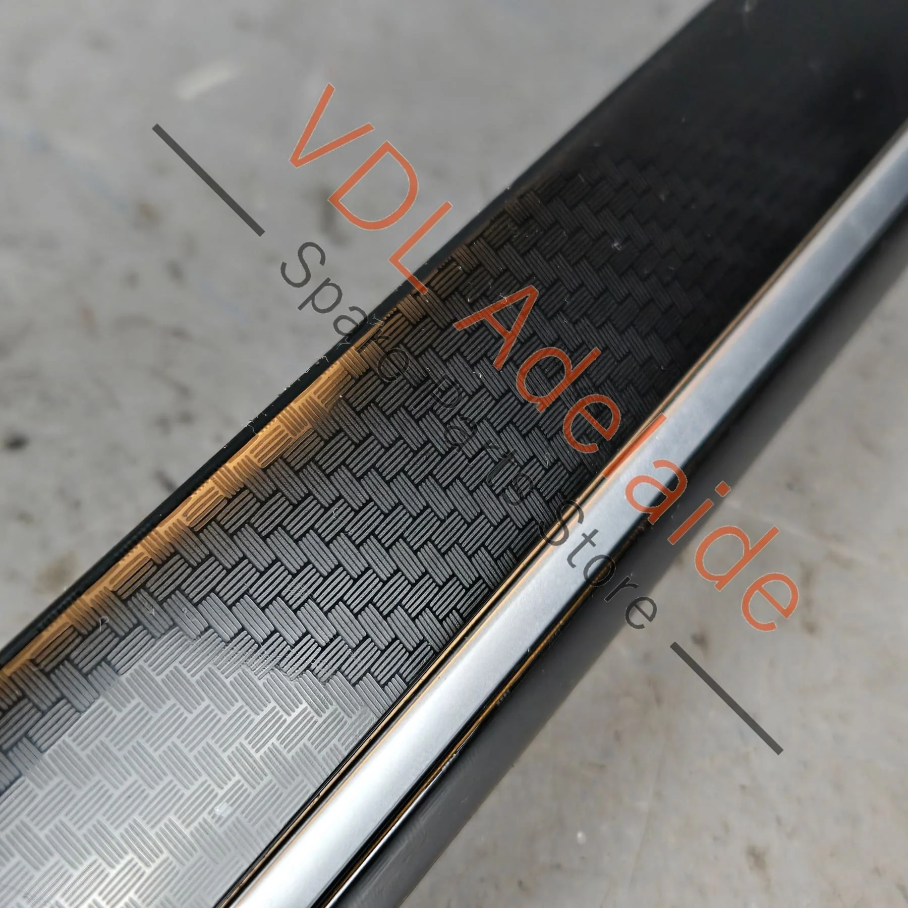 VW Golf MK7 7.5 Dashboard Inlay Trim Dark Carbon look 5G2858418C CSJ - Image 2
