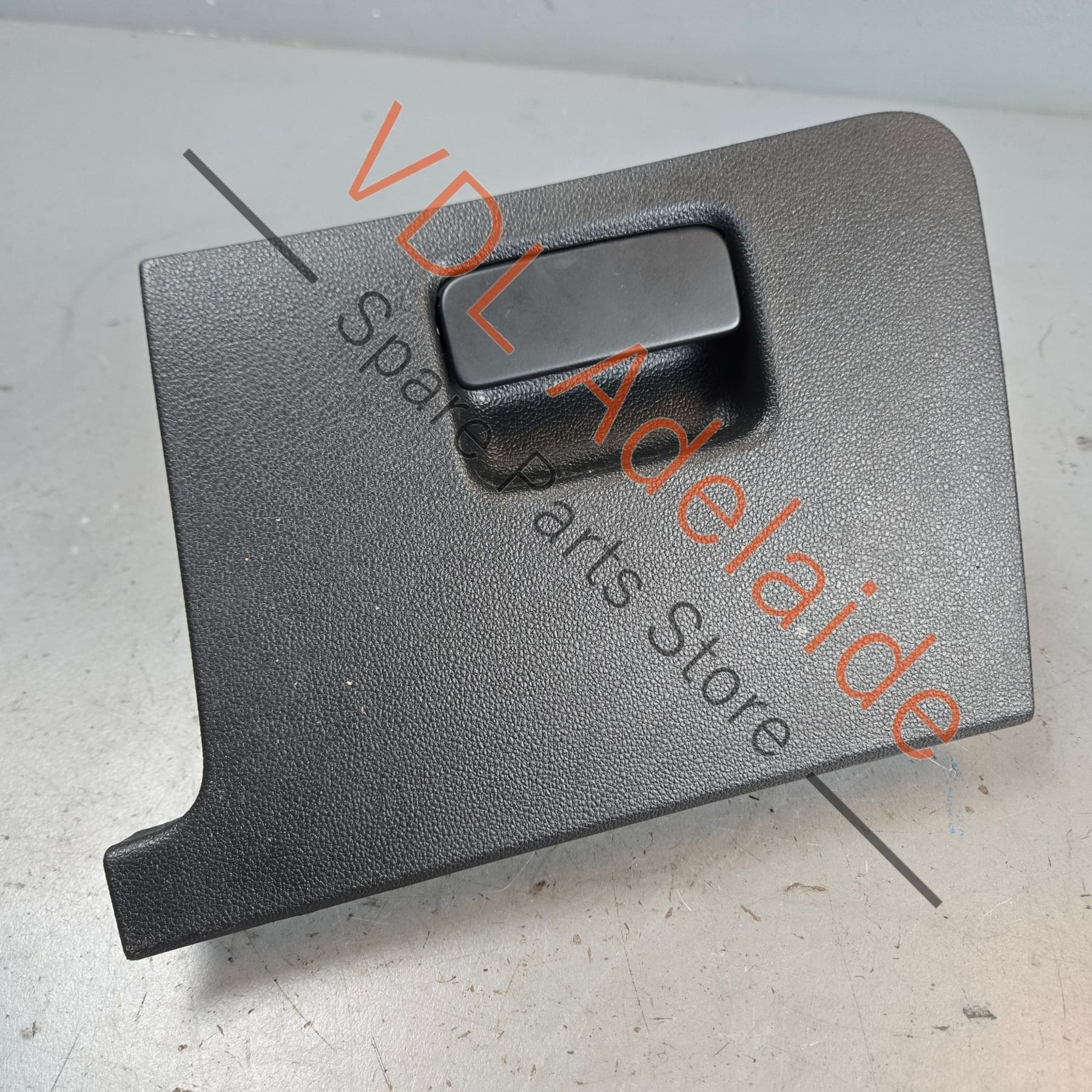 VW Golf MK7 Drivers Side RHS Glove Storage Compartment 5G2857919C 82V 5G2857924
