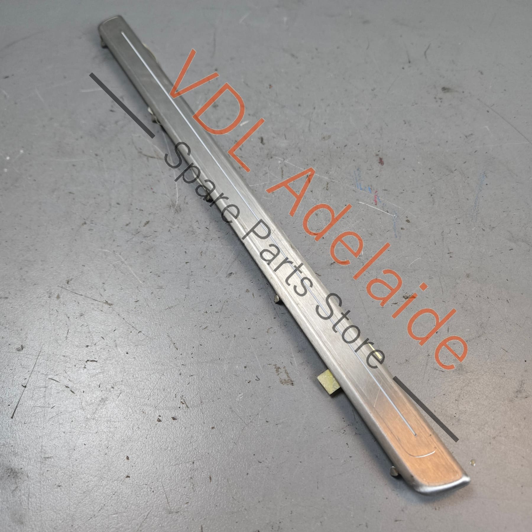 VW Golf R Illuminated Sill Panel Door Entry Strip Light Left 5G4853370K DAT