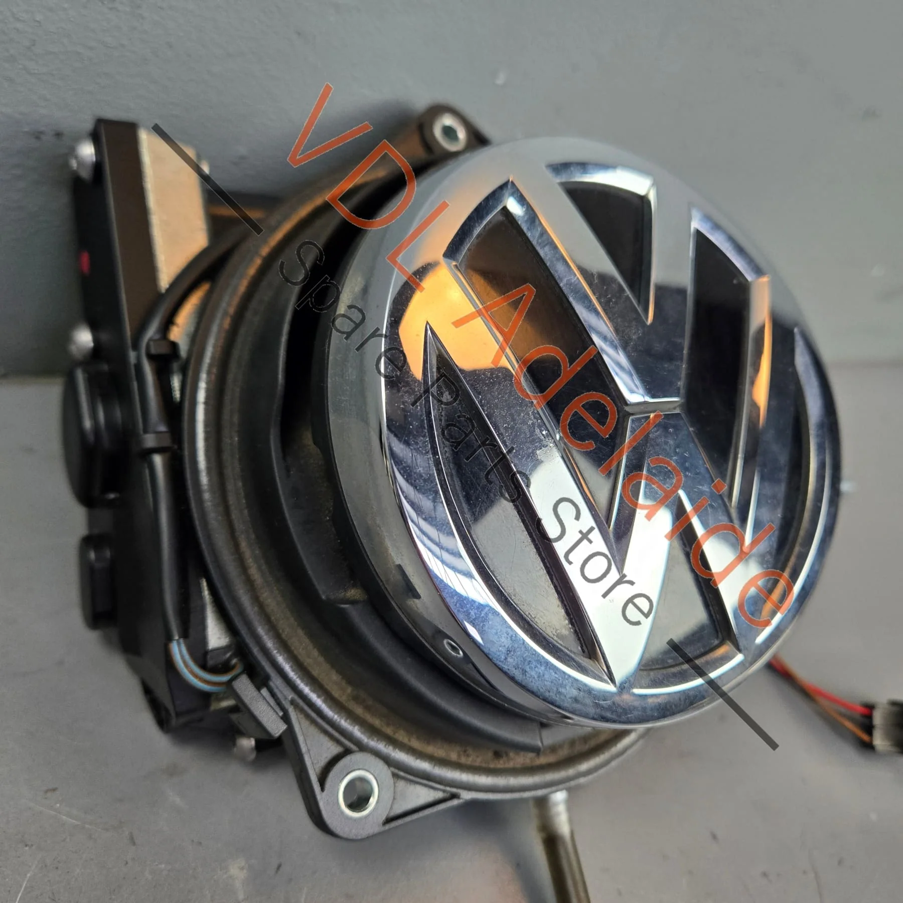 VW Golf MK7 7.5 Rear Reversing Camera Tailgate Handle Badge 5G0827469S 5G0827469AJ - Image 2