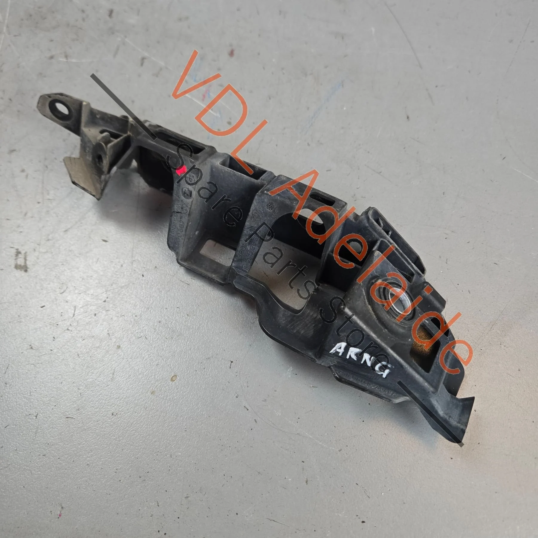 VW Golf MK7 Front Left Fender to Bumper Bracket 5G0807183A - Image 3
