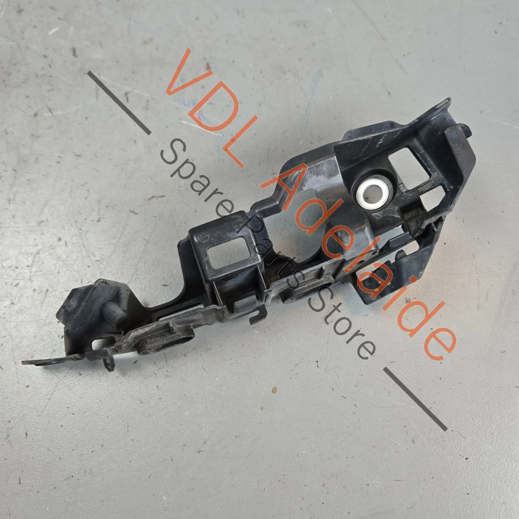 VW Golf MK7 Front Left Fender to Bumper Bracket 5G0807183A - Image 4