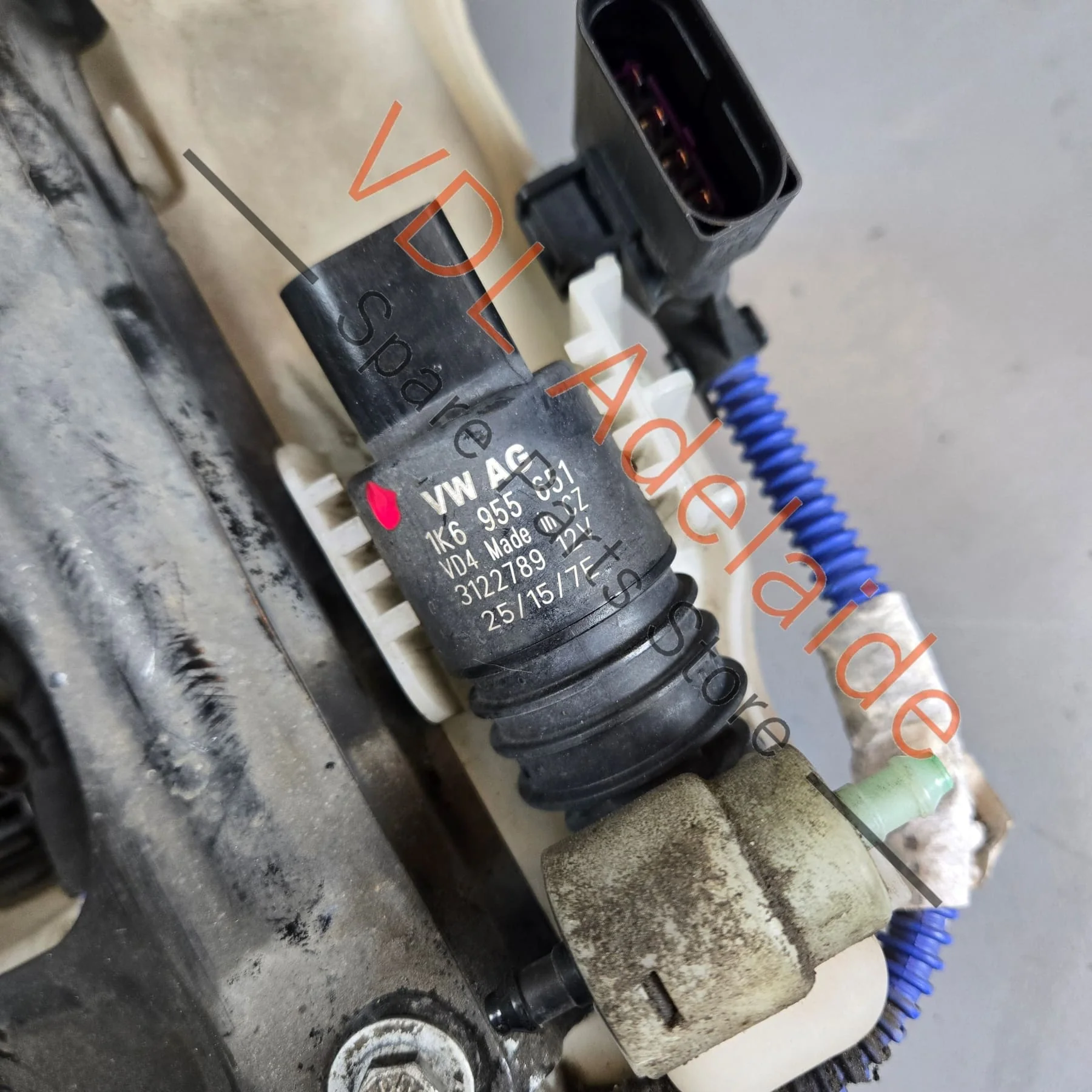 VW Golf R MK7 Windscreen Washer Bottle Tank Reservoir System - Image 5