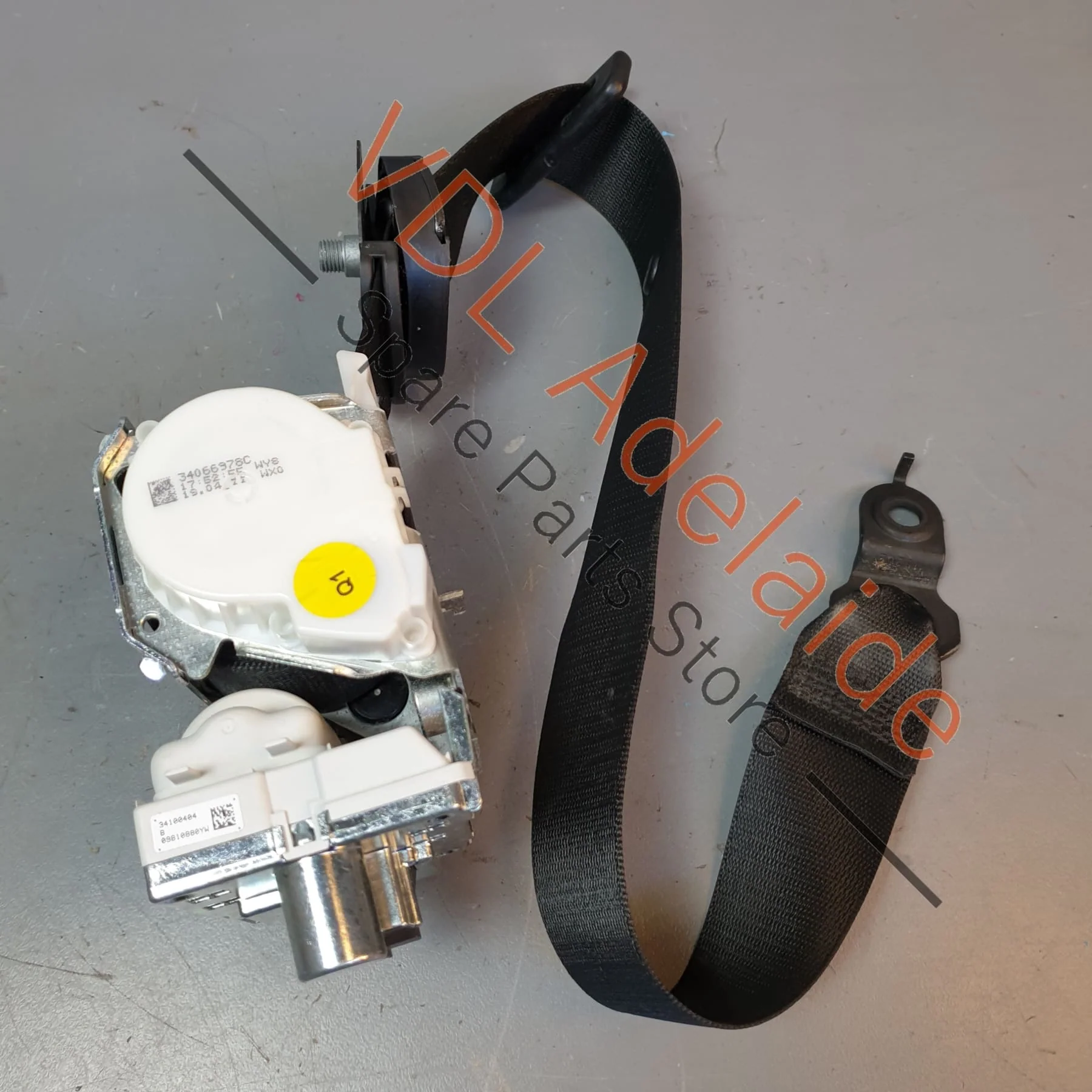 Mercedes W164 Front Left Seatbelt A2518605786 - Image 8