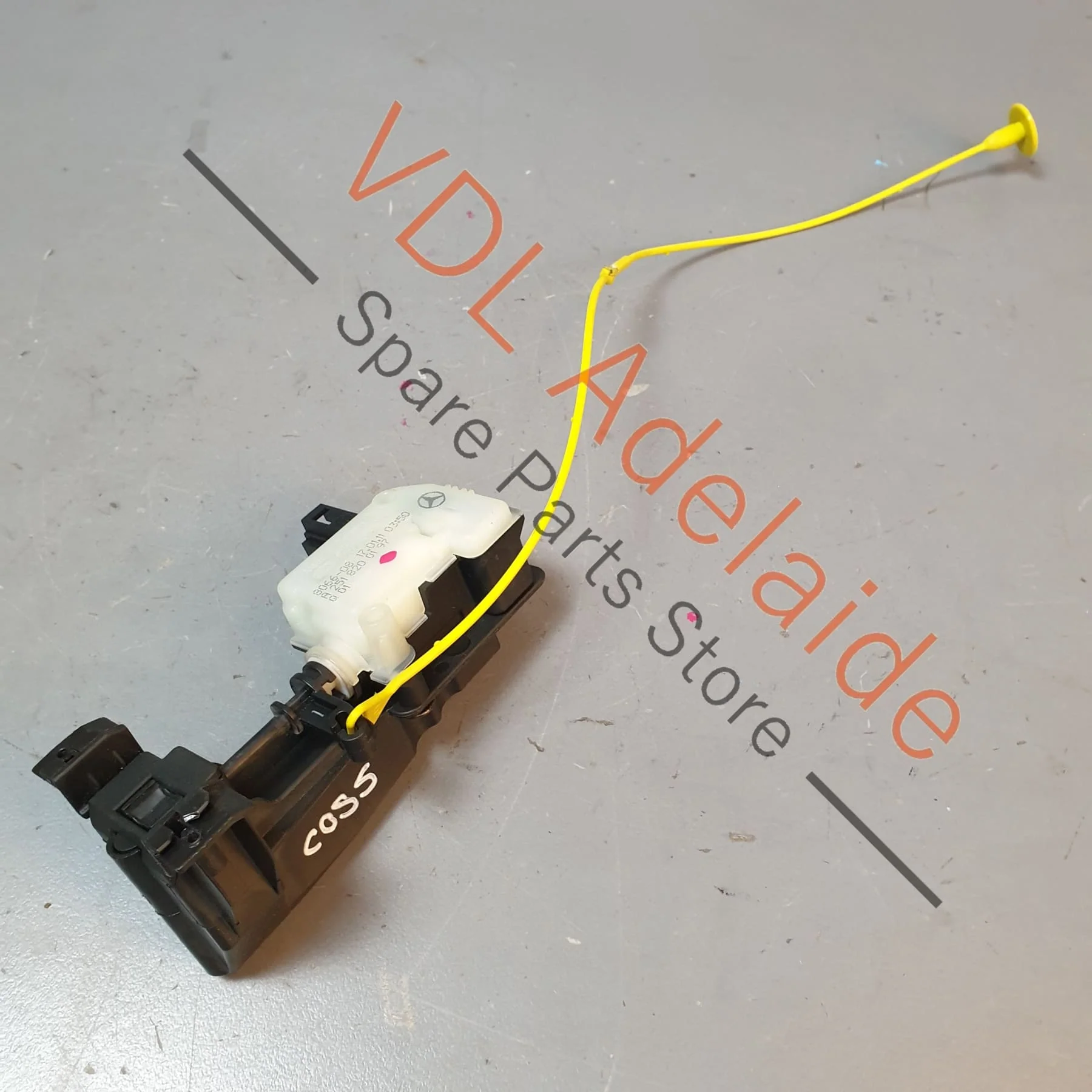 Mercedes W164 ML Class Fuel Door Release Mechanism Motor Lock Catch A2516390107