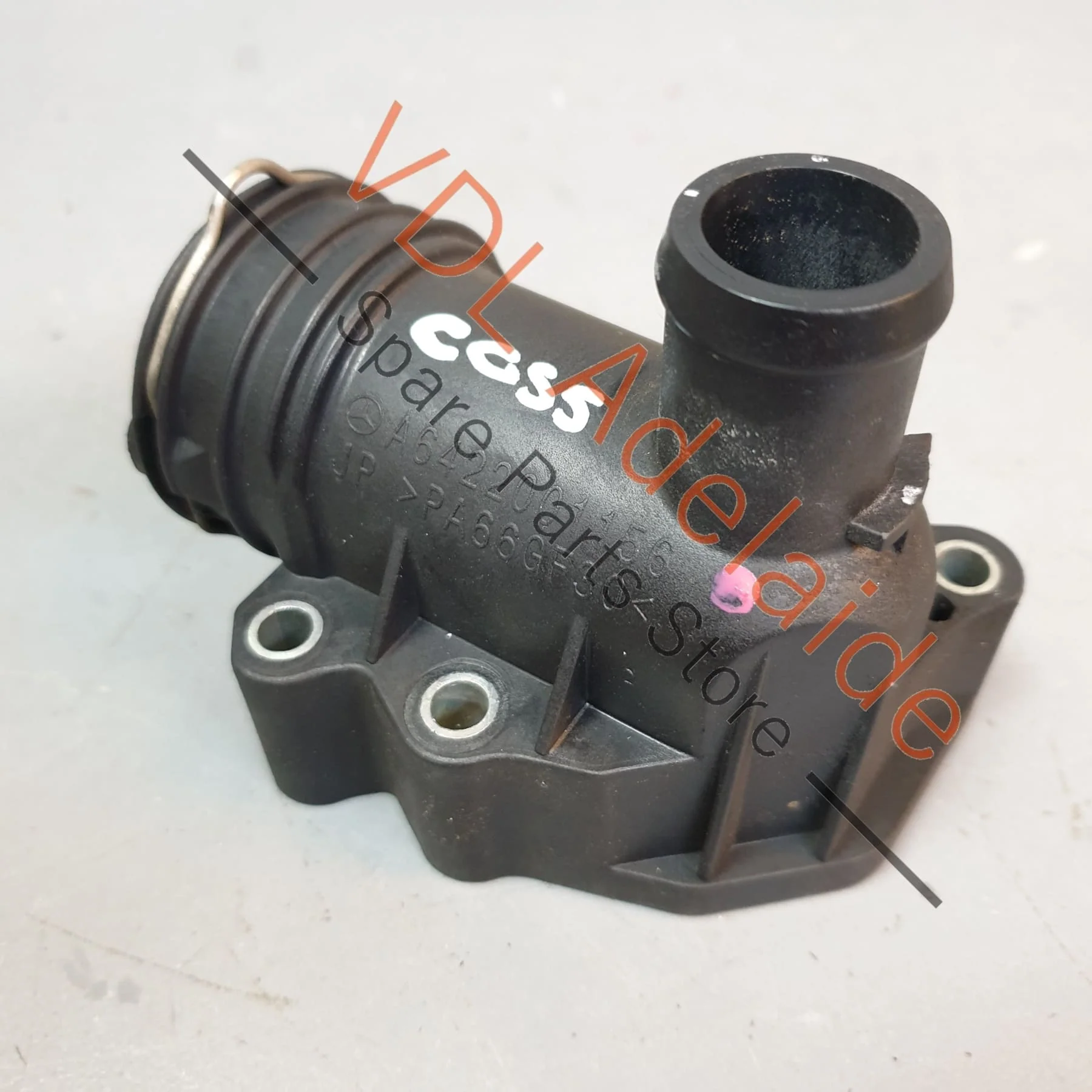 Mercedes OM642 Engine Cooling Coolant Flange Plastic Water Pipe Hose Pipe Fitting A6422001156