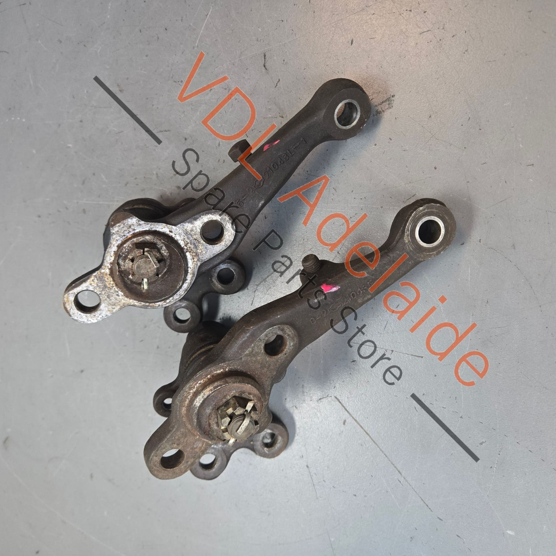 Datsun 1600 510 pair of front steering knuckles - Image 2