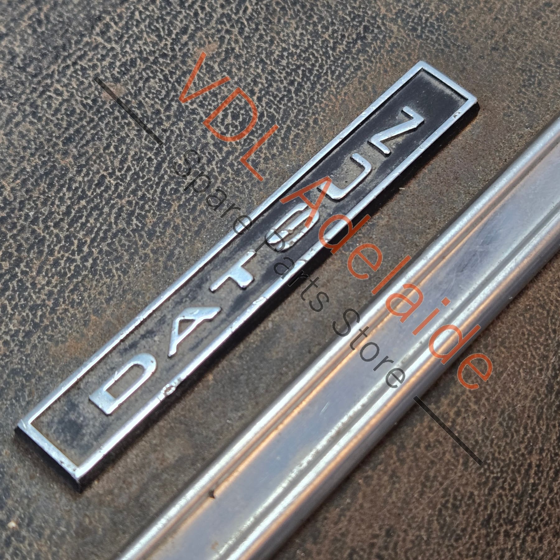 Datsun 1600 510 1968 Steel Glovebox Lid complete with button, button stuck - Image 3