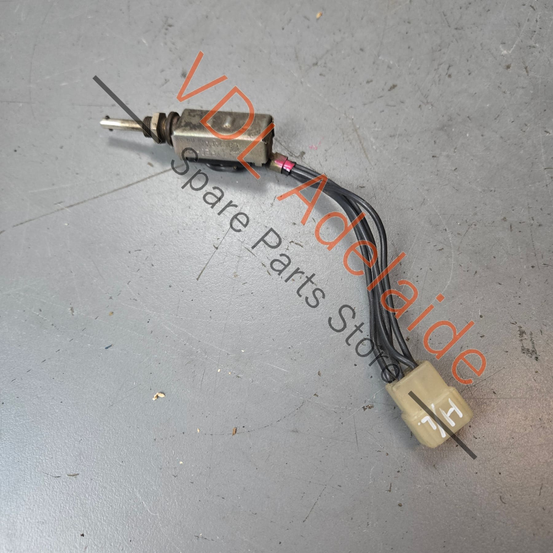 Original Datsun 1600 510 Headlight Headlamp Light Switch 1969-1972 - Image 3