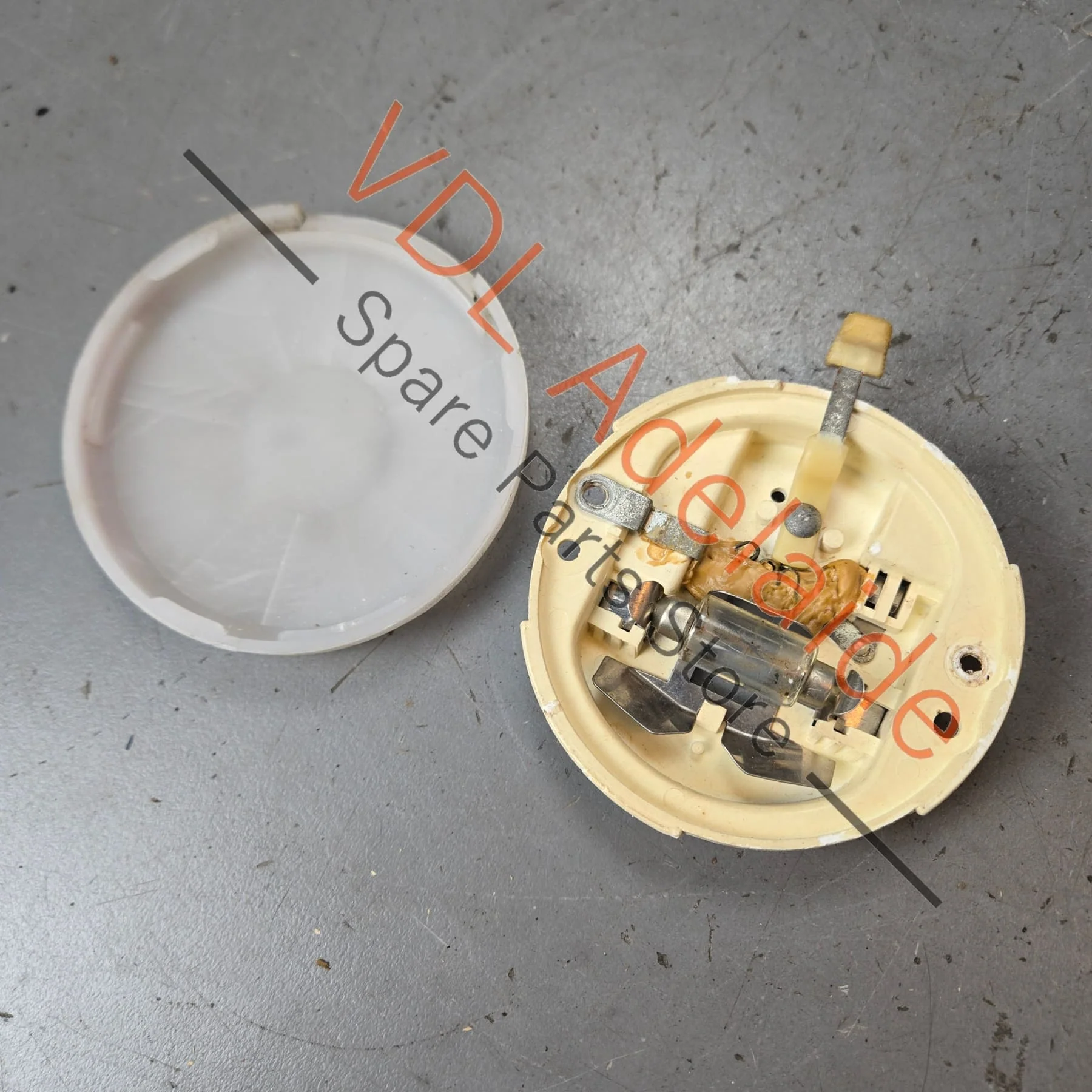 Datsun 1600 510 Original Dome Light (previously repaired) - Image 5