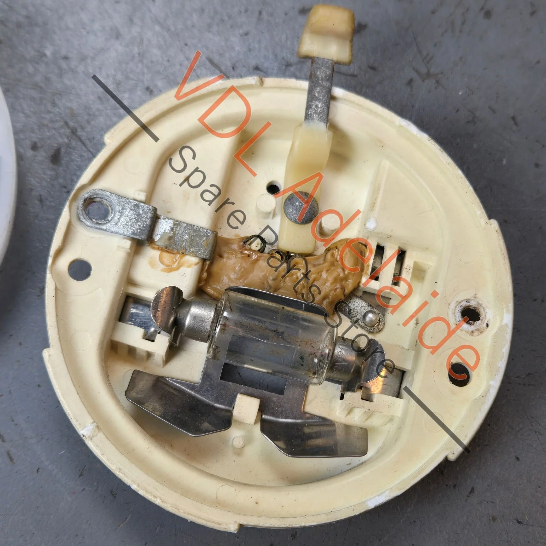 Datsun 1600 510 Original Dome Light (previously repaired) - Image 6