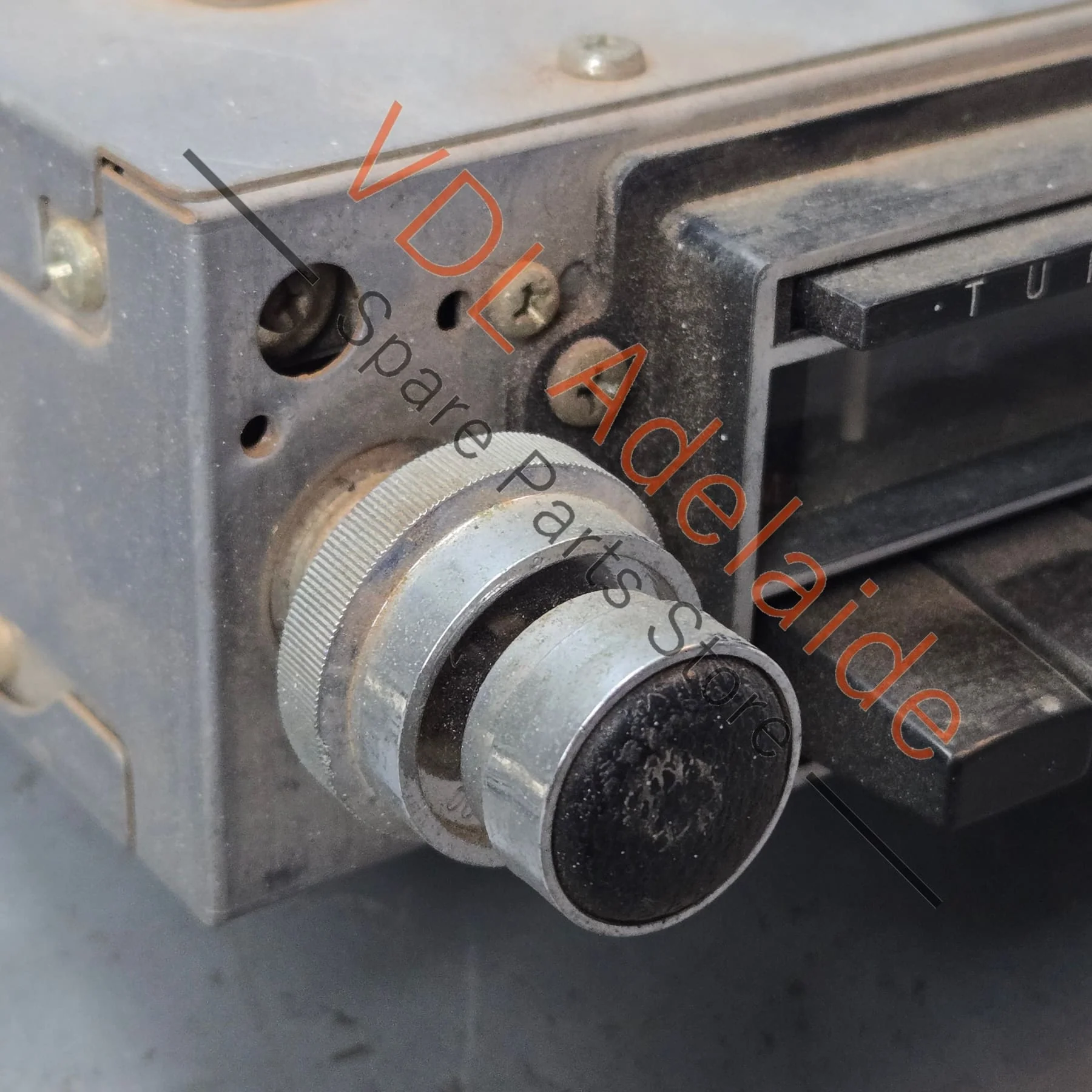 Datsun 1970's Original Radio Unit Clarion RN-9143 with Station Memory - Image 3