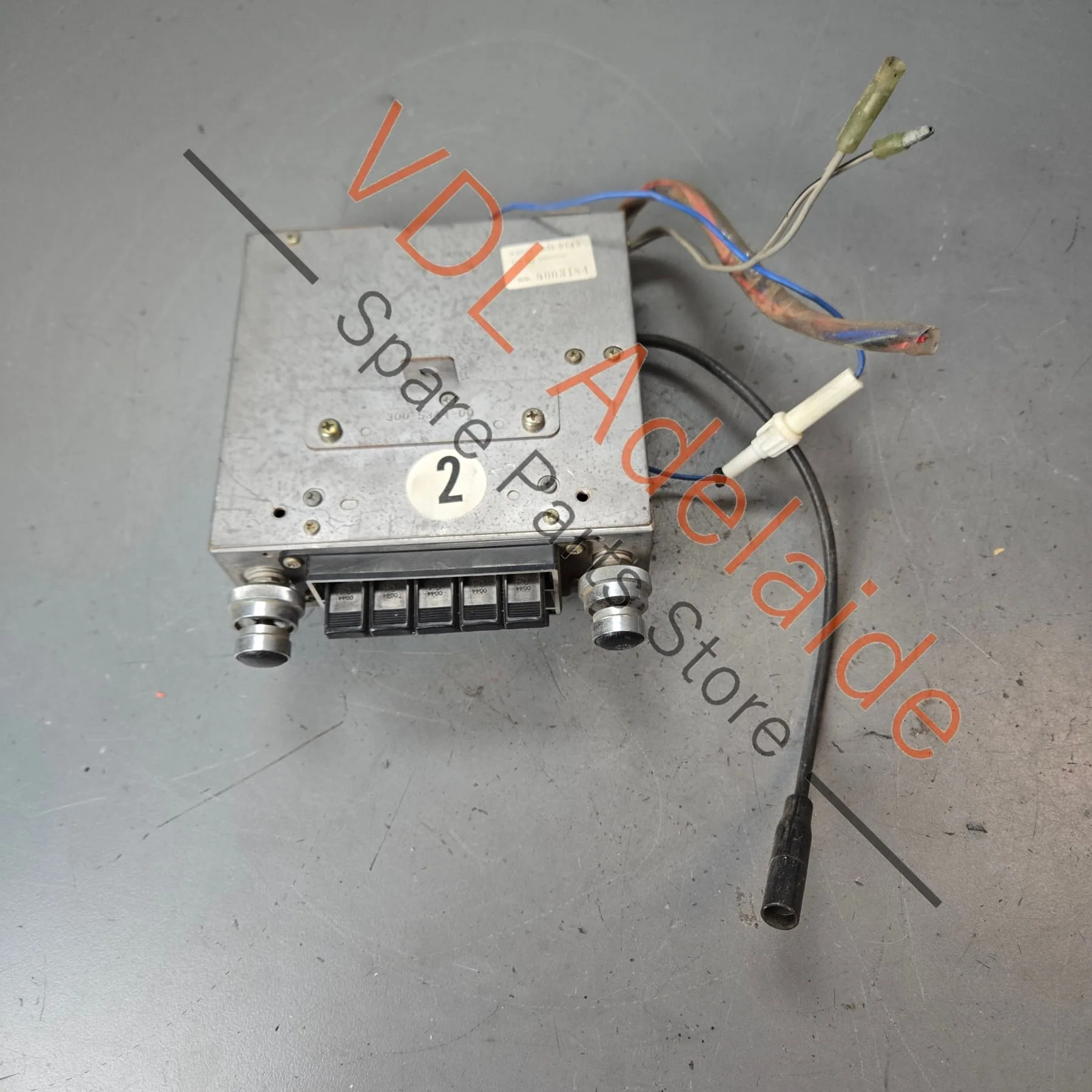 Datsun 1970's Original Radio Unit Clarion RN-9143 with Station Memory - Image 7