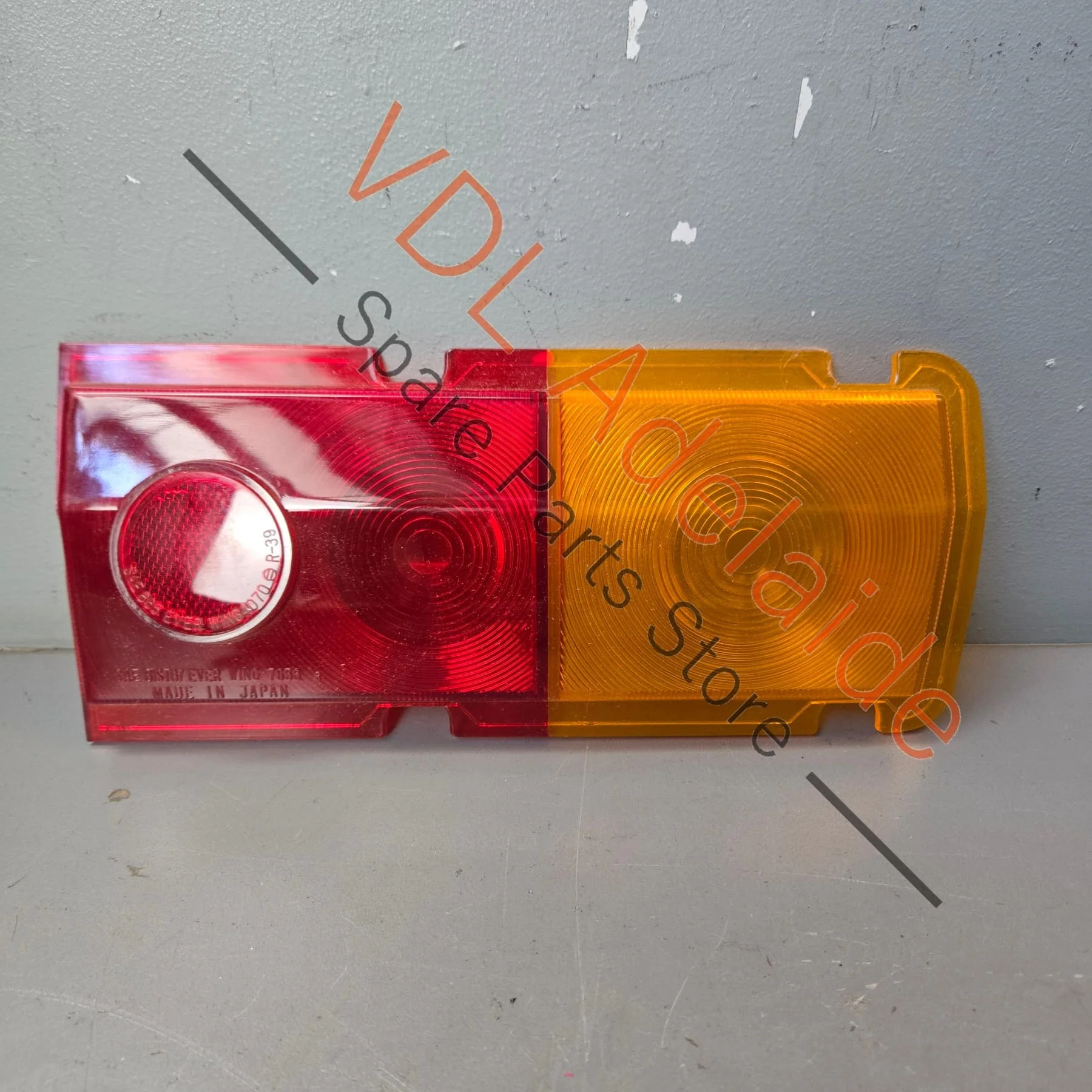 NOS Datsun 1600 510 Bluebird Original 1968 Model Tail Lamp Light Lens RHS - Image 2