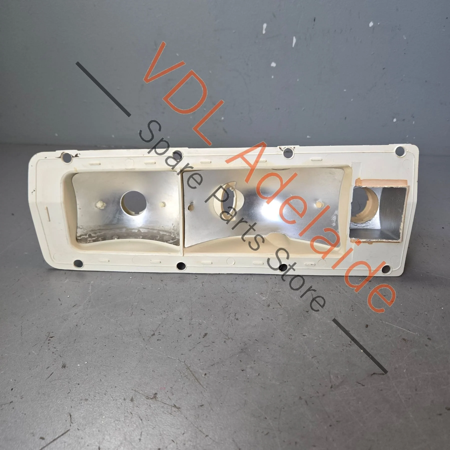 Datsun 1600 510 Rear Left Tail Light Backing Back Housing Bulb Holder #01 - Image 2