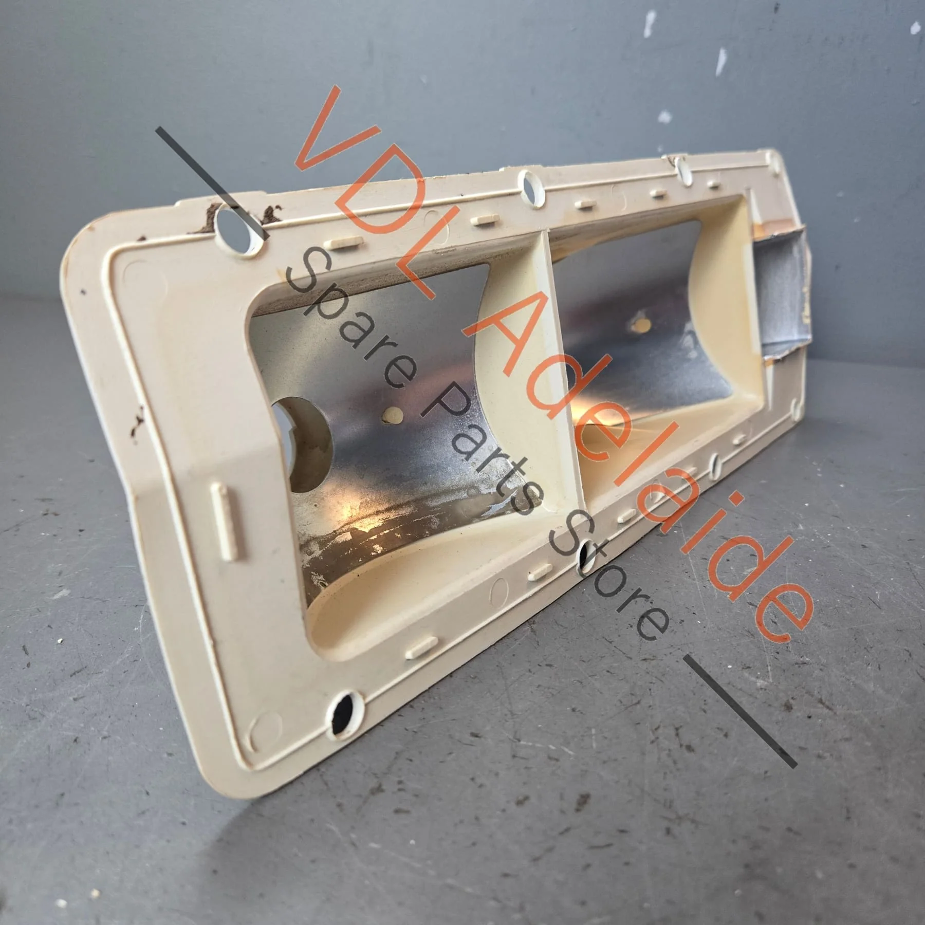Datsun 1600 510 Rear Left Tail Light Backing Back Housing Bulb Holder #01 - Image 3