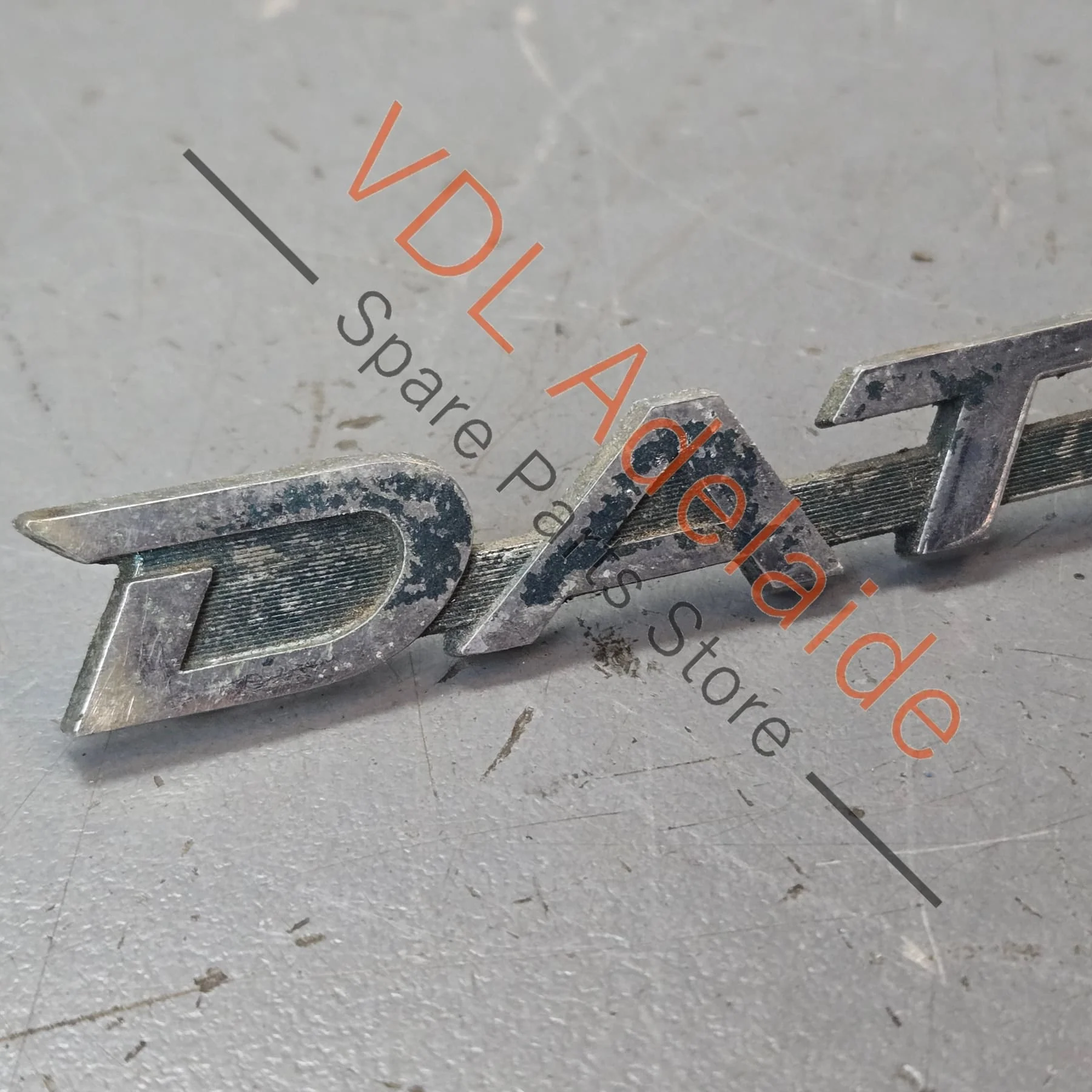 Datsun 1600 510 Front Quarter Fender Panel Badge Emblem Genuine Cast Chrome #06 - Image 3